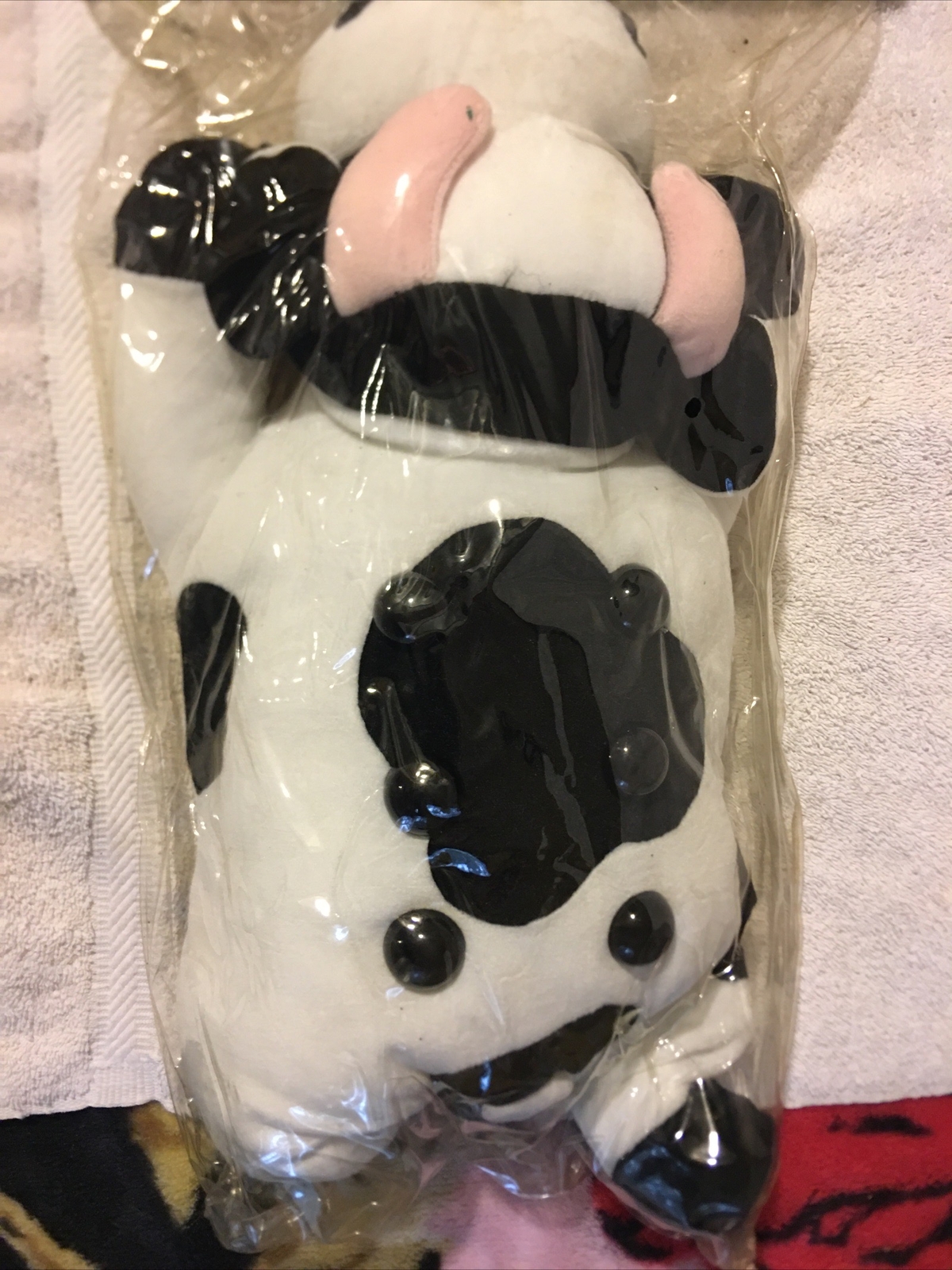 massager nos black & white cow a405