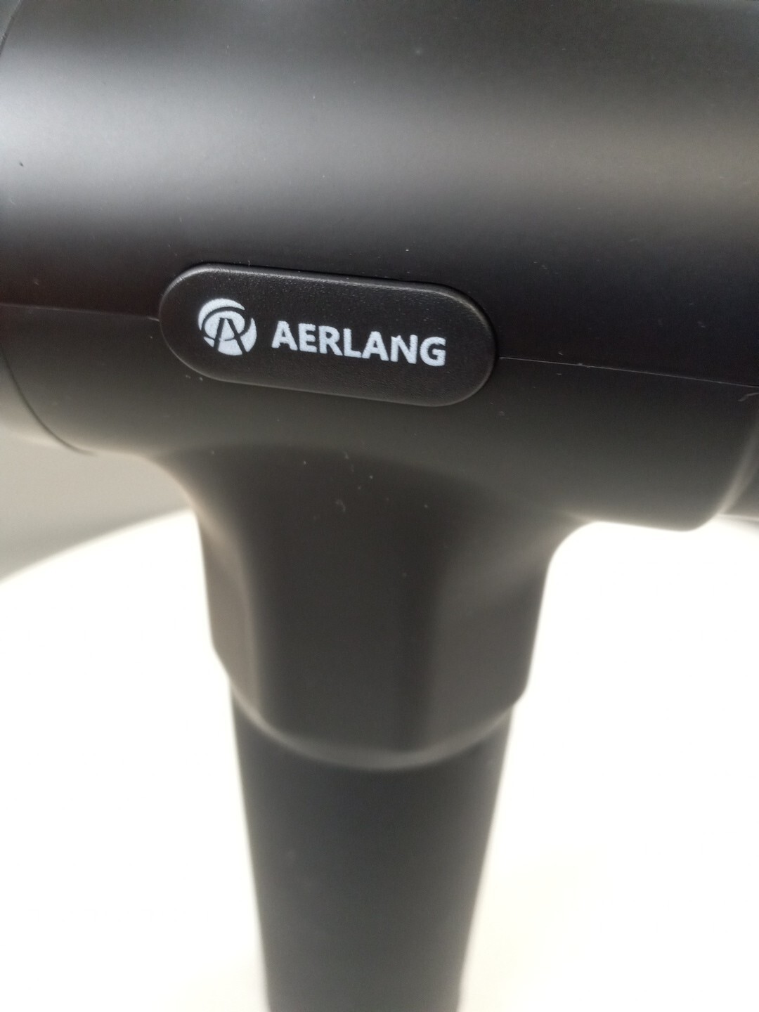 Aerlang Black Cordless Rechargeable Massage Gun with Attachments and Case