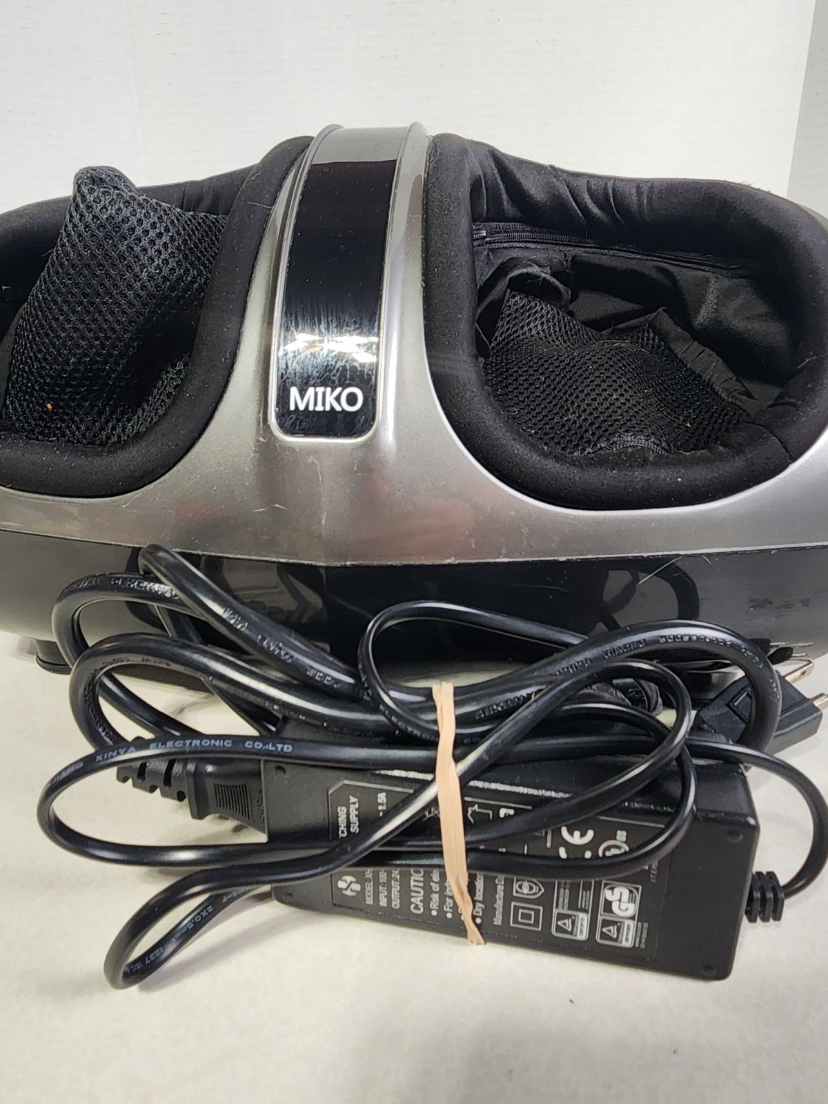 Miko Foot Massager Model MMF-01C Shiatsu Deep Kneading w/ Heating