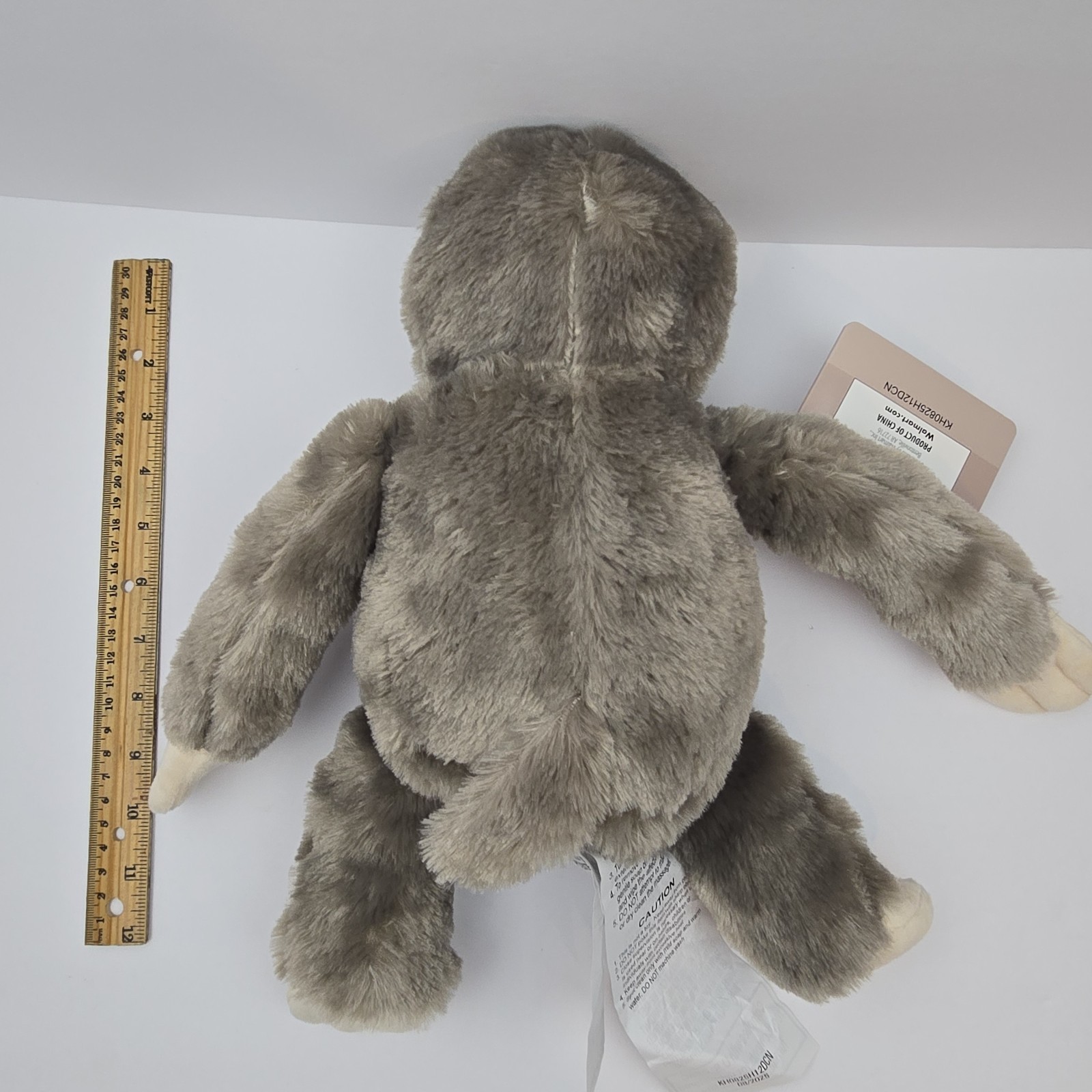 Health Touch Huggable Massaging Massager Lemur w/ Relaxing Vibrations