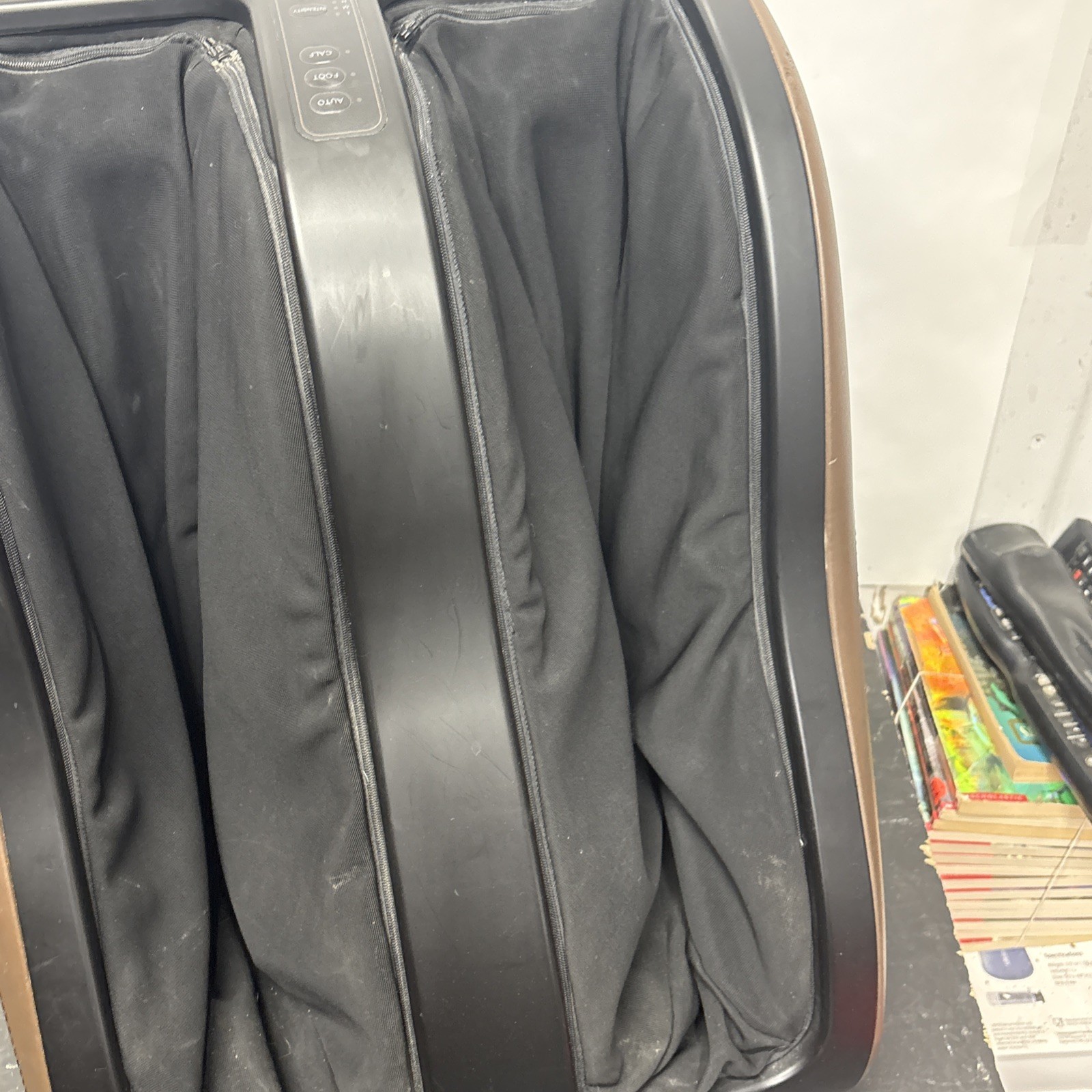 Brookstone TheraSqueeze II Foot Massage Machine Black Brown Corded Electric 110V