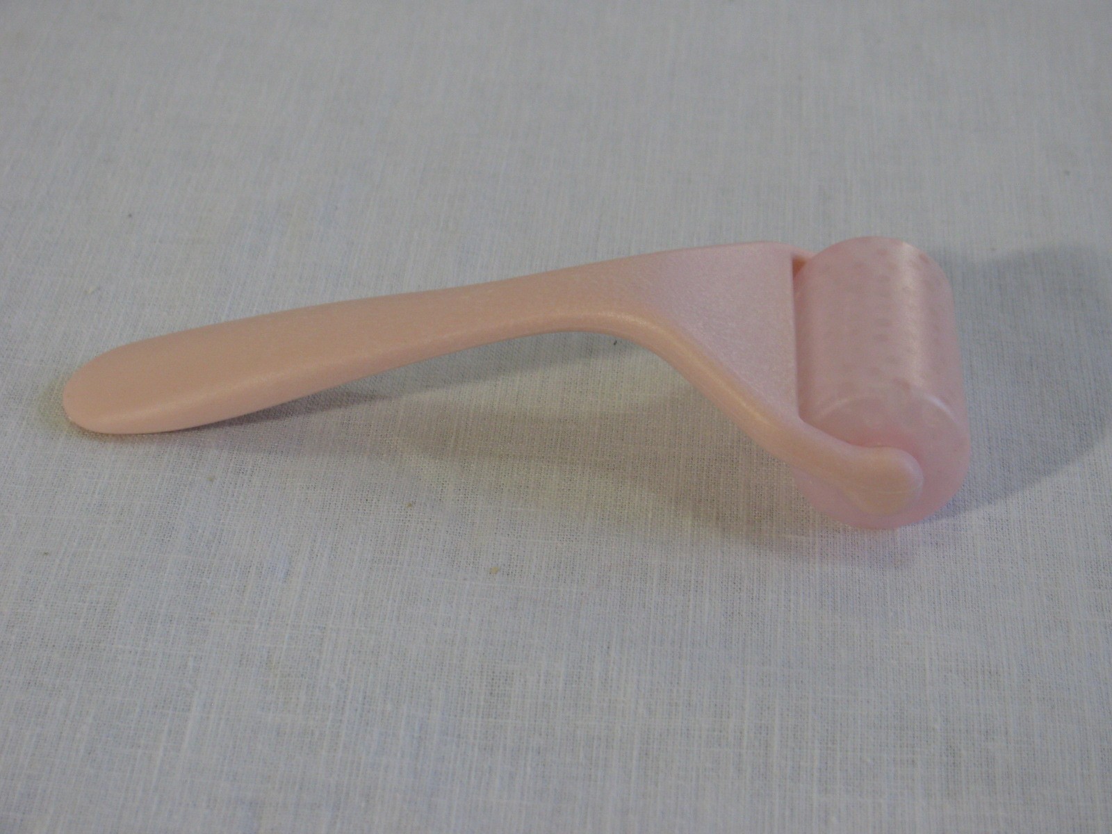 NIB B Pure Ice Roller, Helps Reduce Facial Redness and Puffiness