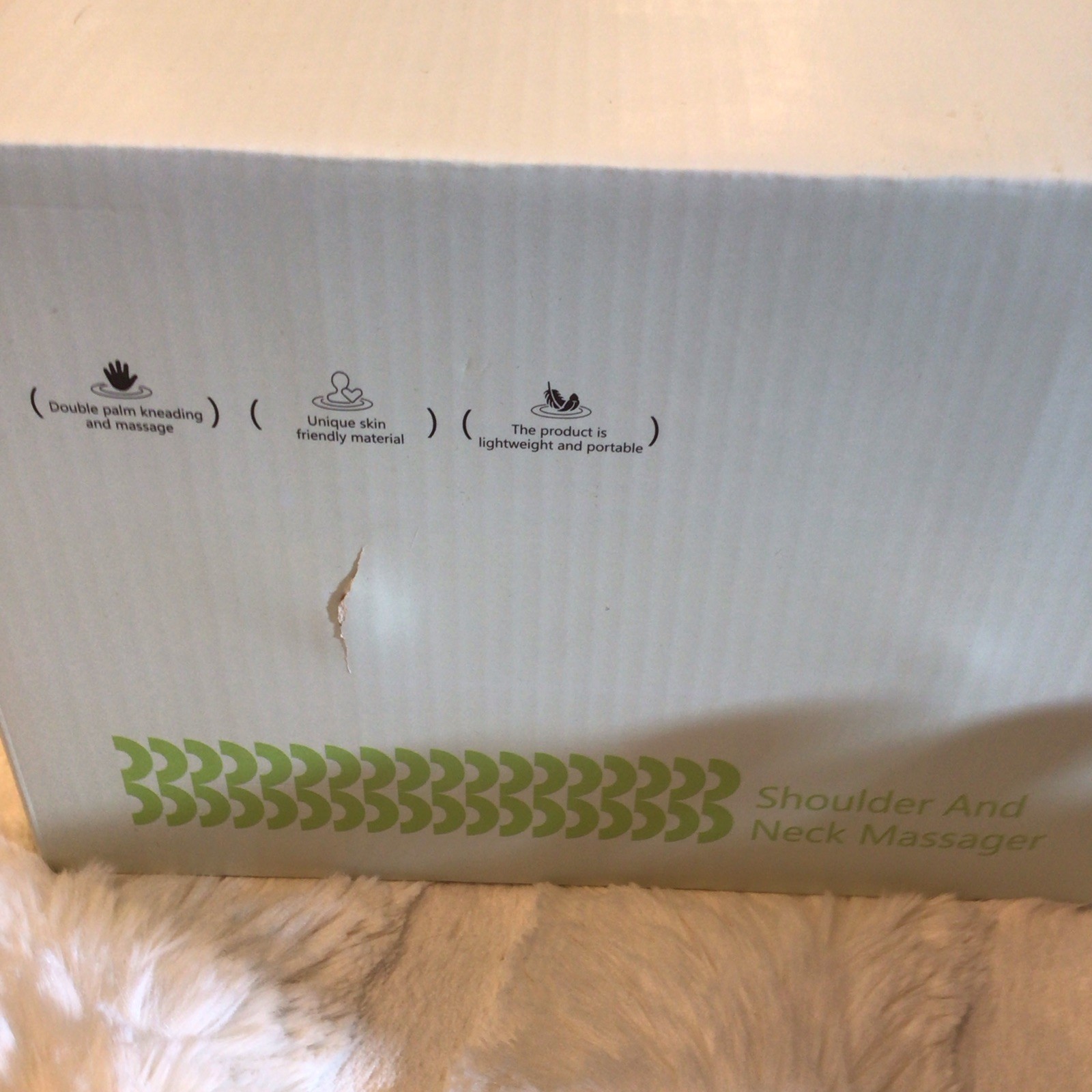Shoulder & Neck Massager Green Lightweight Kneading 4 Heads Battery/USB 5V