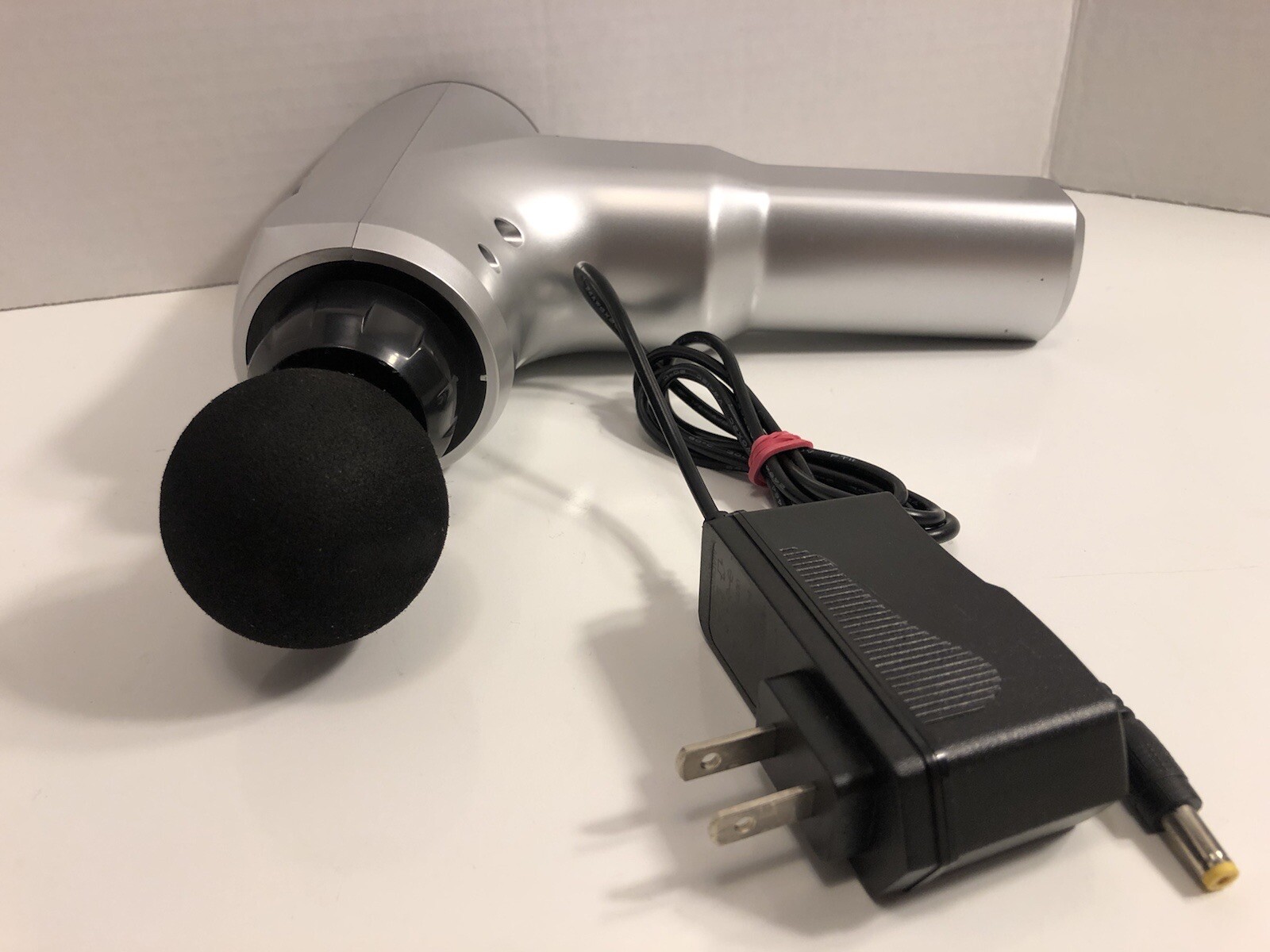 BLUZEN CORDLESS Percussion Deep Muscle Massager