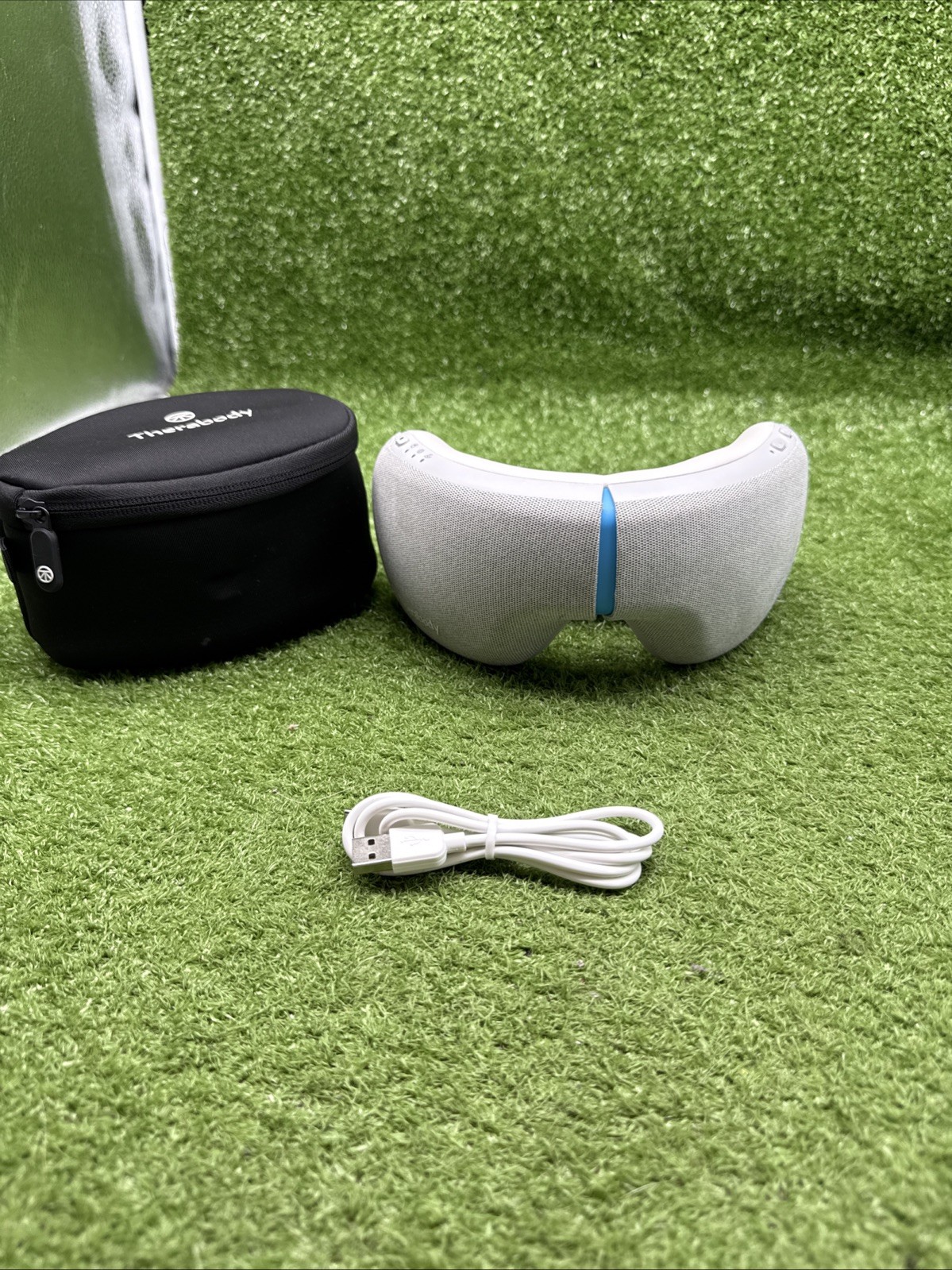 Therabody Smart Goggles White Gen 1 With Carrying Case Charging Cable
