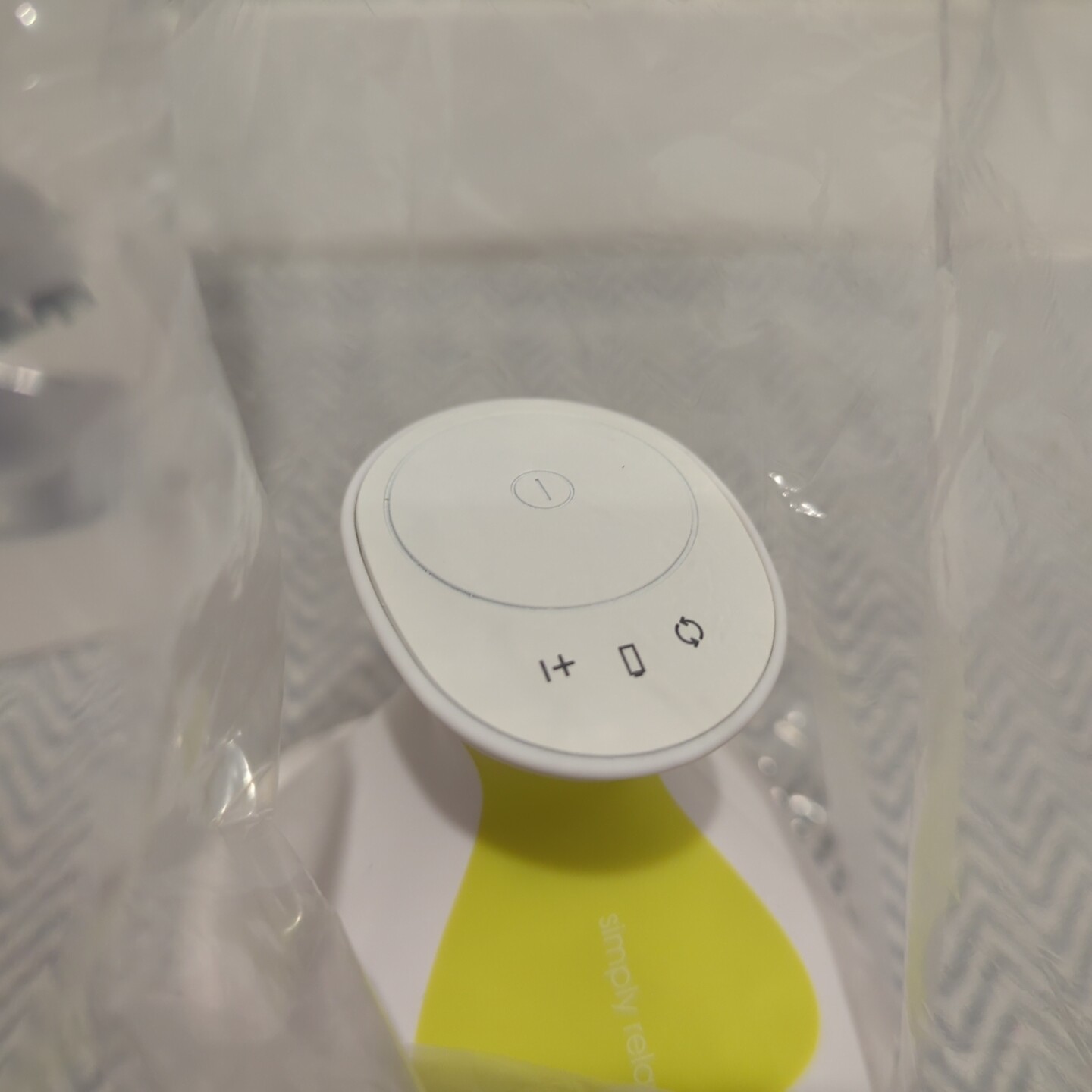 Breo iScalp Rechargeable Scalp & Body Massager – White & Yellow