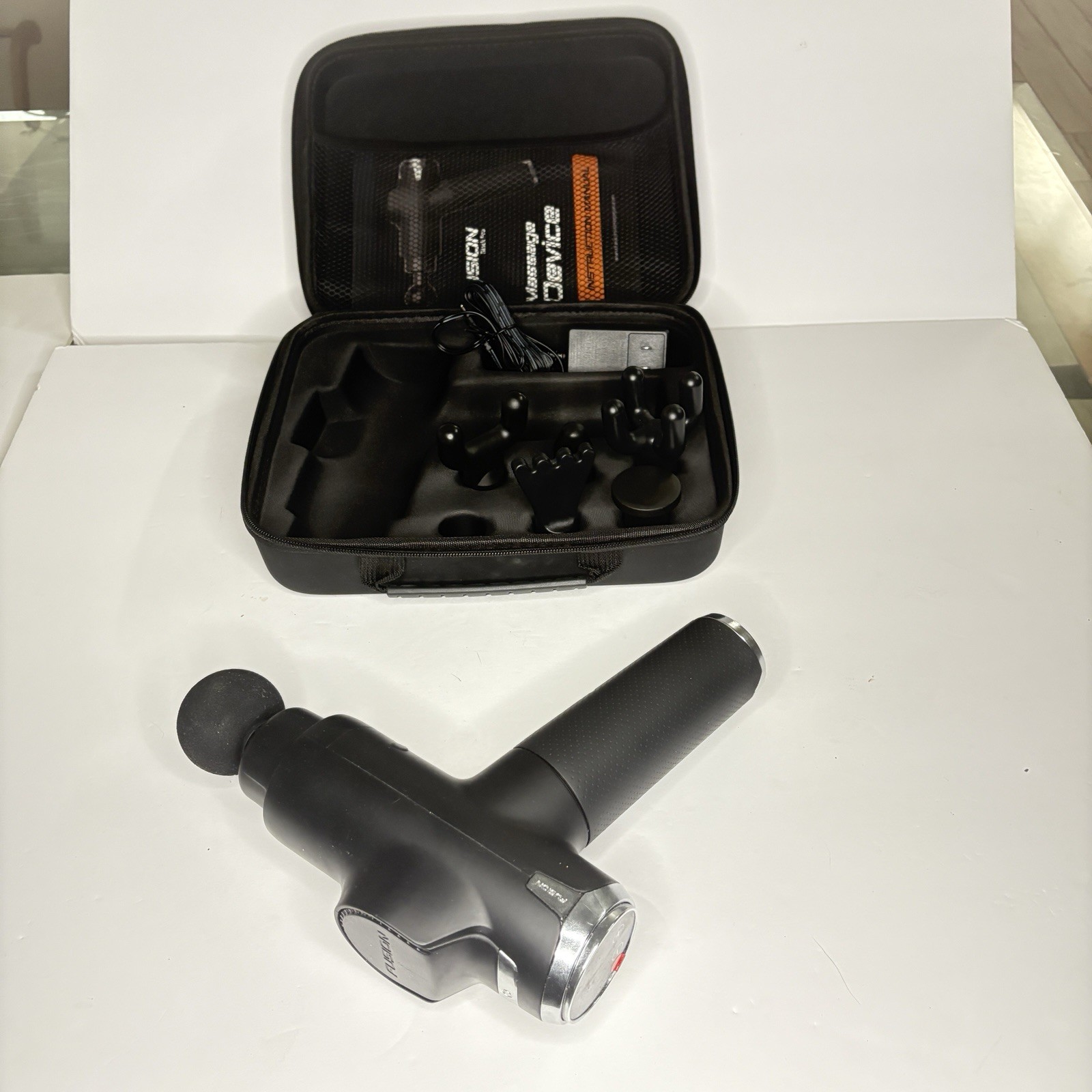 Fusion Black Pro Deep Tissue Massage Gun Excellent Condition W/Manual 2 Speeds