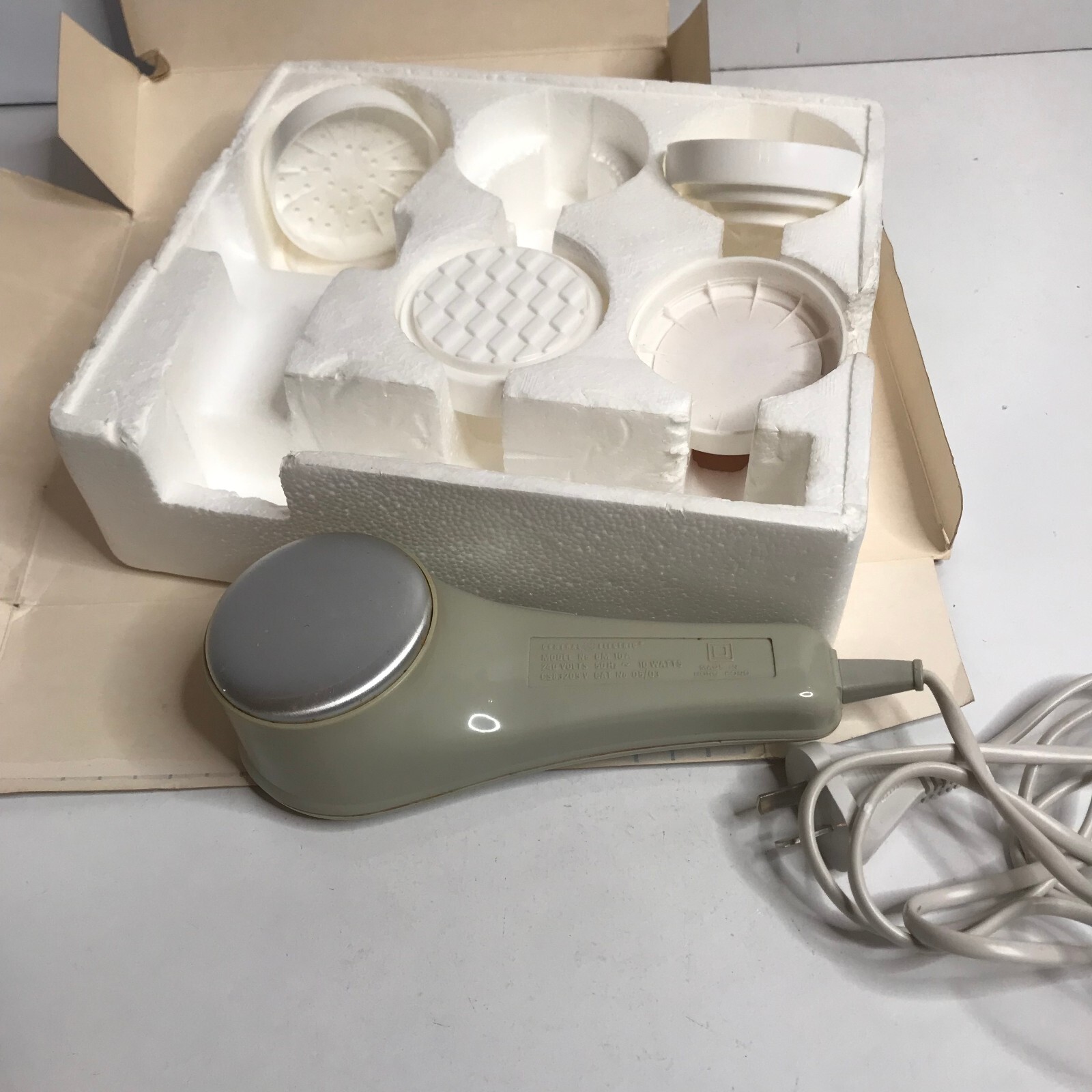 General Electric Accent Heat & Soothe Massager Made in Hong Kong