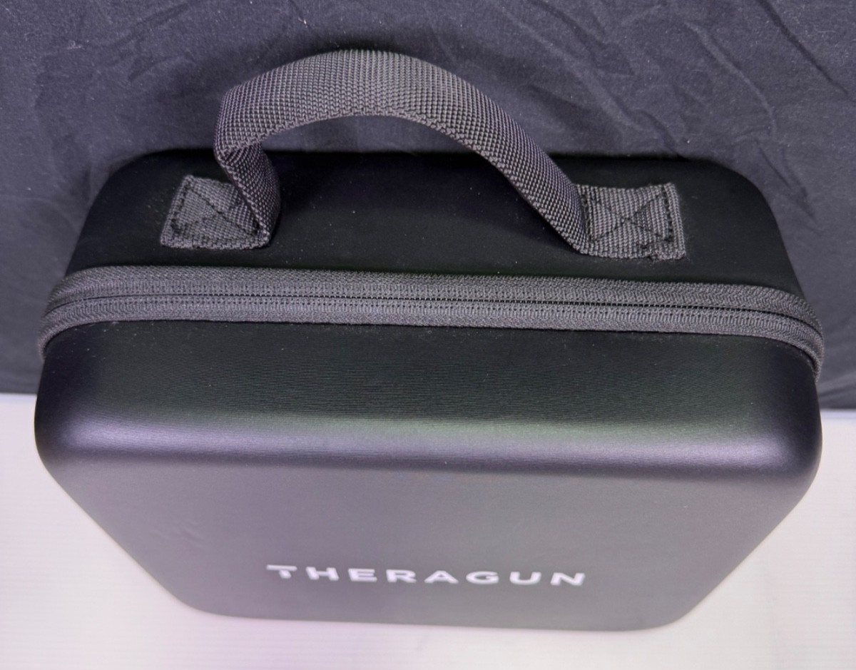 Theragun Prime & G3 (w/case & acc) Lot Percussive Therapy Black/White Massagers