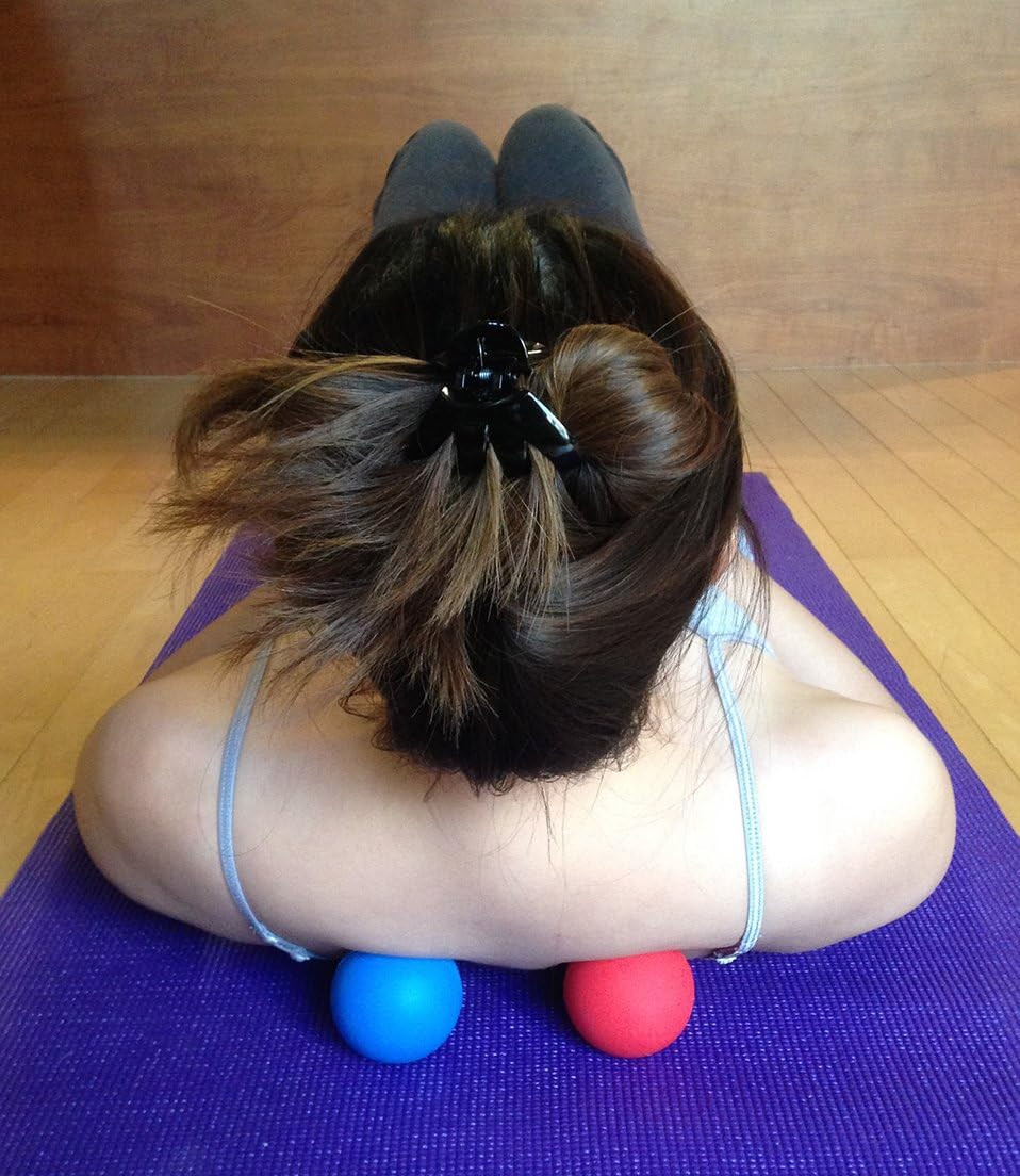 Set de dos pelotas de masaje para yoga y nudos musculares color azul y rojo si