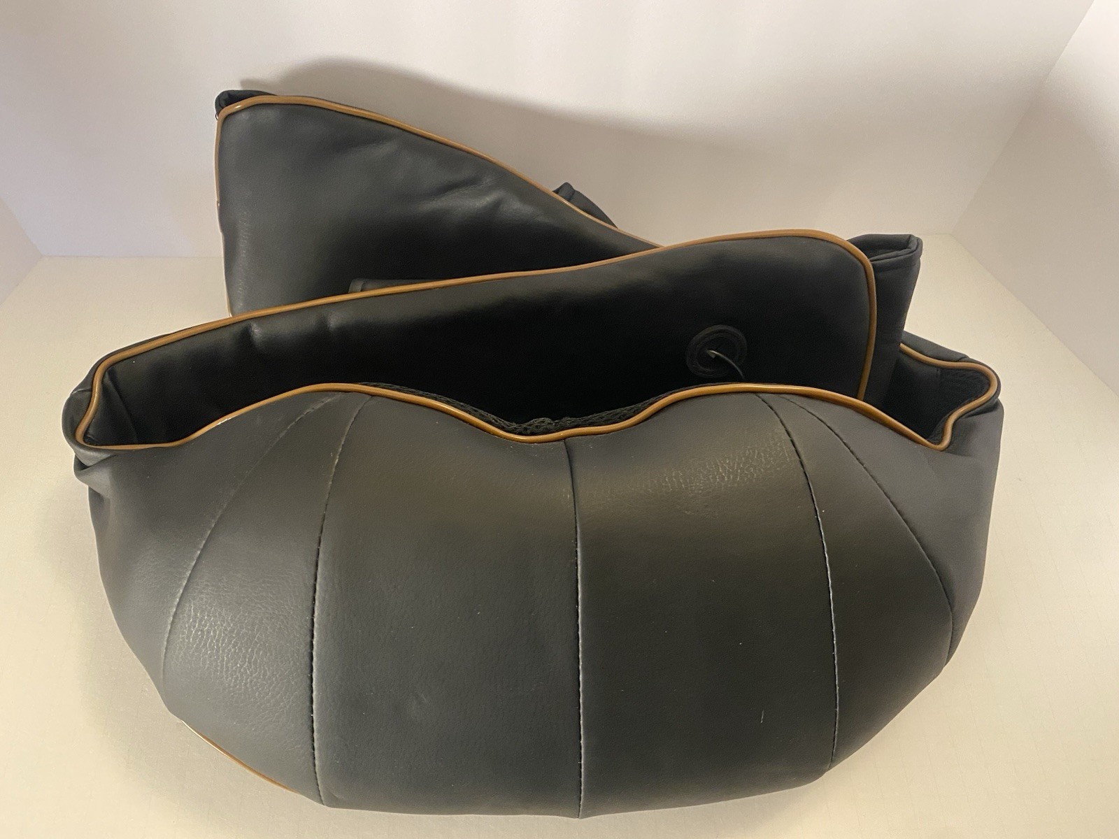 RIDUCNA NECK AND SHOULDER MASSAGER WITH HEAT MODEL: TR-168
