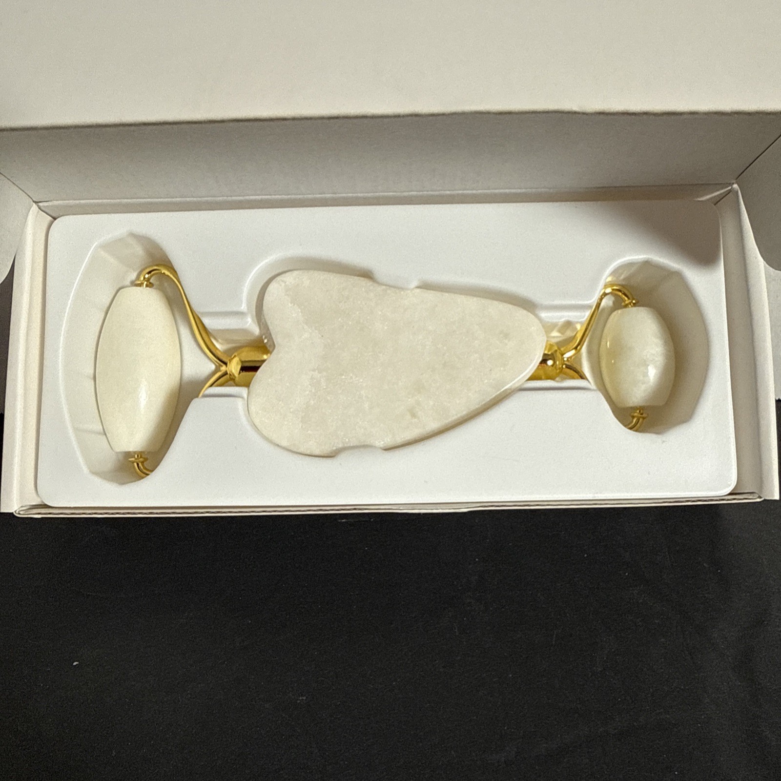 Jade Roller Gua Sha Set for Skin Care Puffiness Relief White Gold In Gift Box