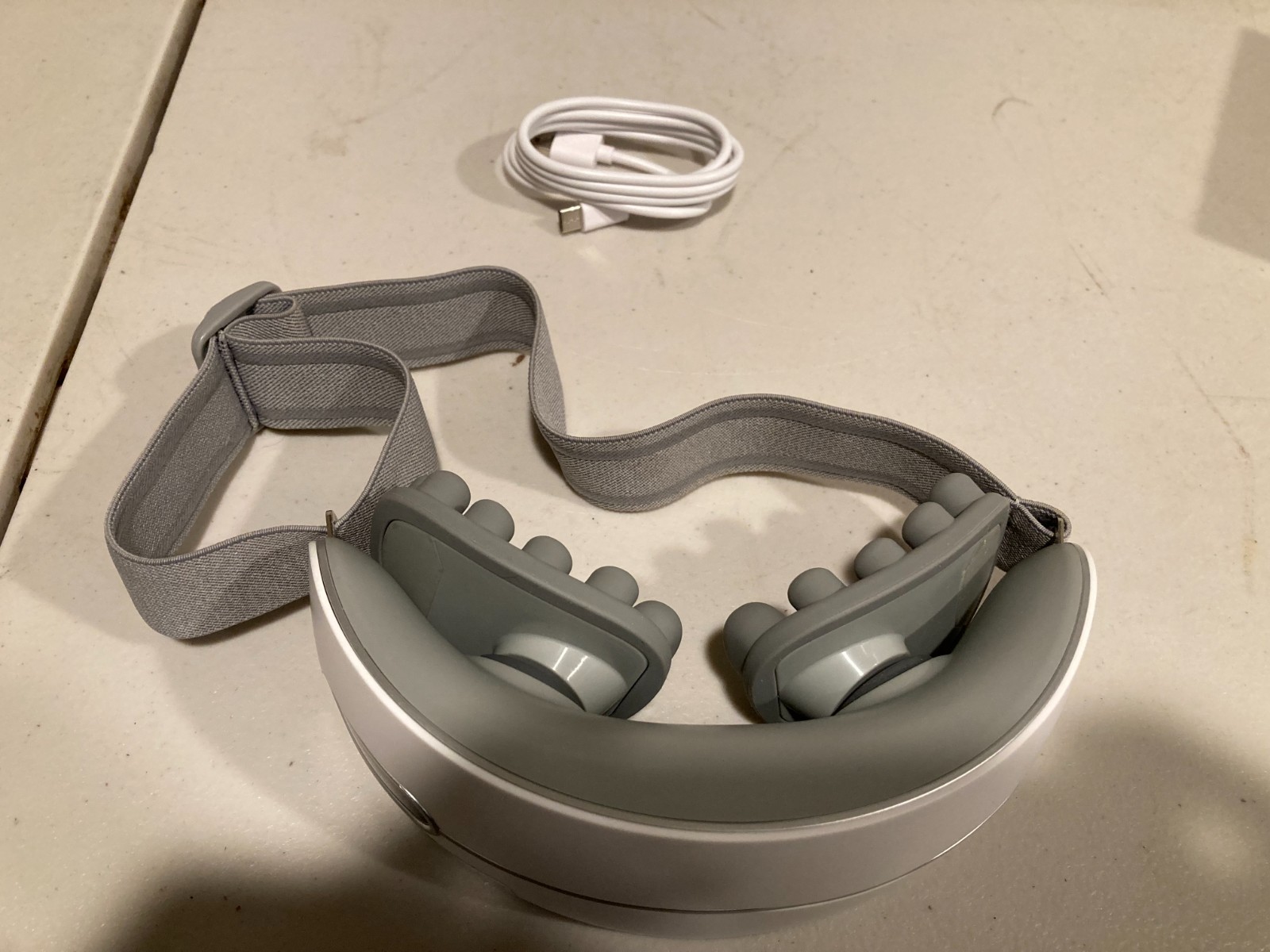 AmaMedic AM-4602 Kneading Eye Massager