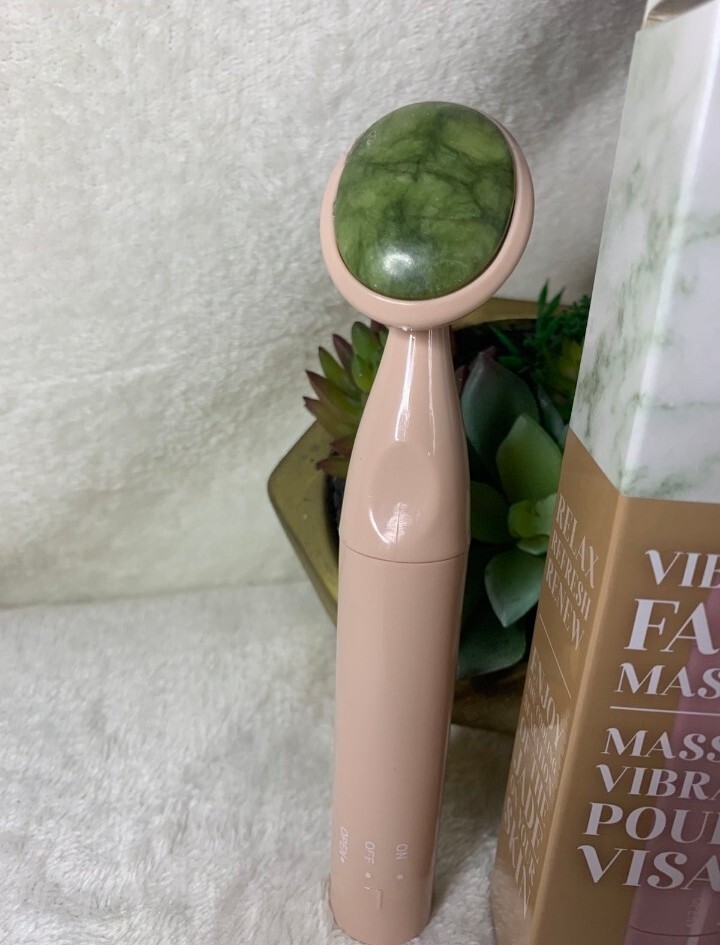 B PURE VIBRATING COOLING SENSATION JADE FACIAL MASSAGER BATTERY OPERATED