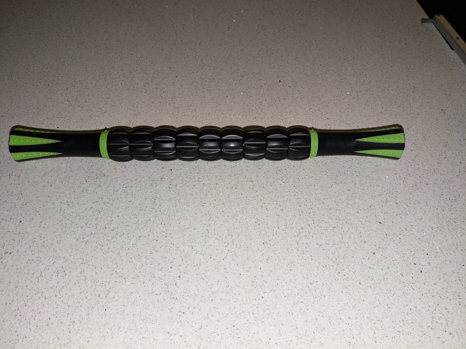Unbranded 17 1/4″ Long x 1 1/2″ Round Muscle Roller Stick for Athletes