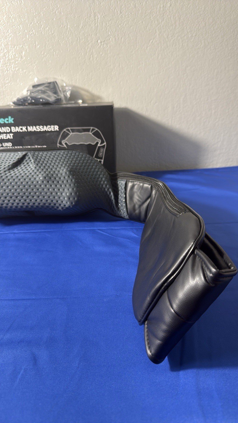 Nekteck MG-004 Kneading Heated Neck & Back Massager Leather Black