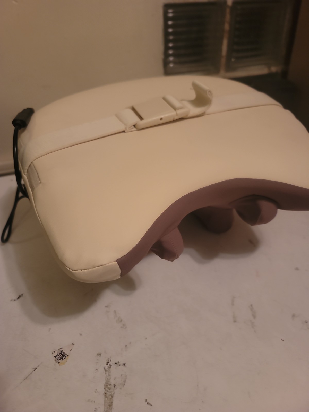 HIZOO Shiatsu Neck Massager Heated Shoulder Back Kneading Pillow New.