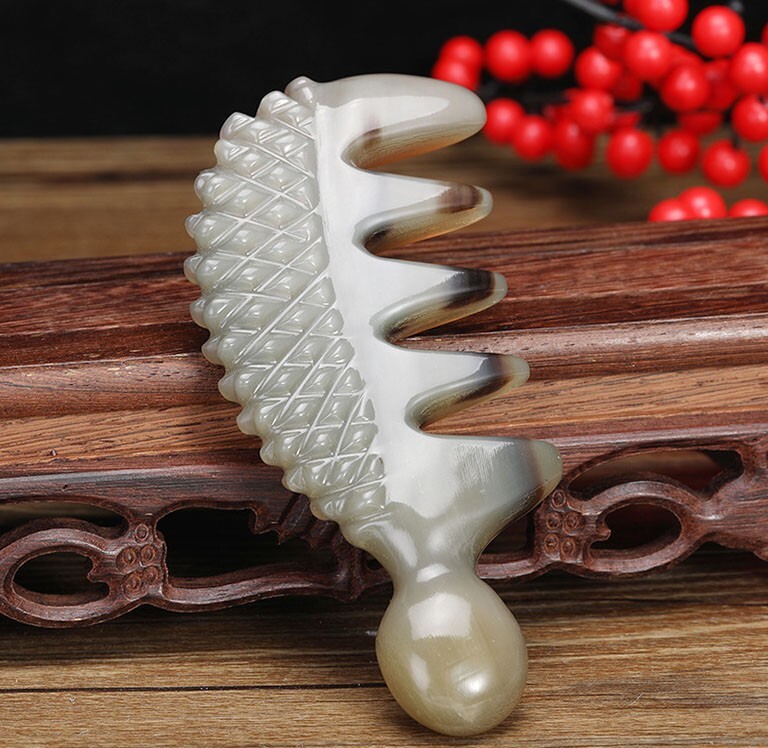 China Health Care Yark Horn Scraping Plate Hedgehog Gua Sha Board Massage Comb