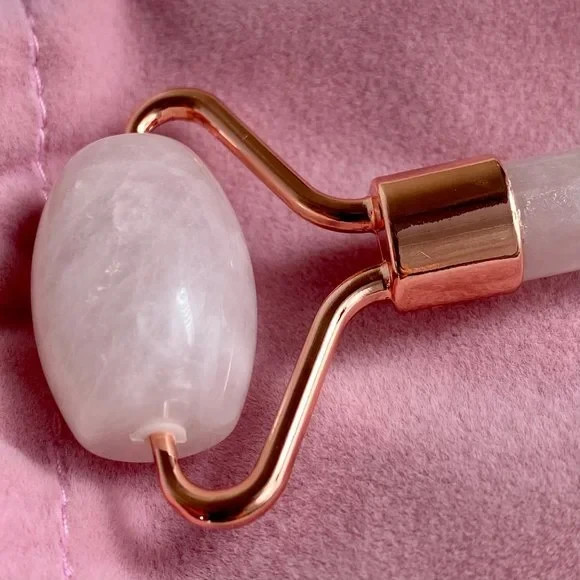 Neutrogena Jade Roller Pink Rose Quartz for Face with Soft Drawstring Travel Bag