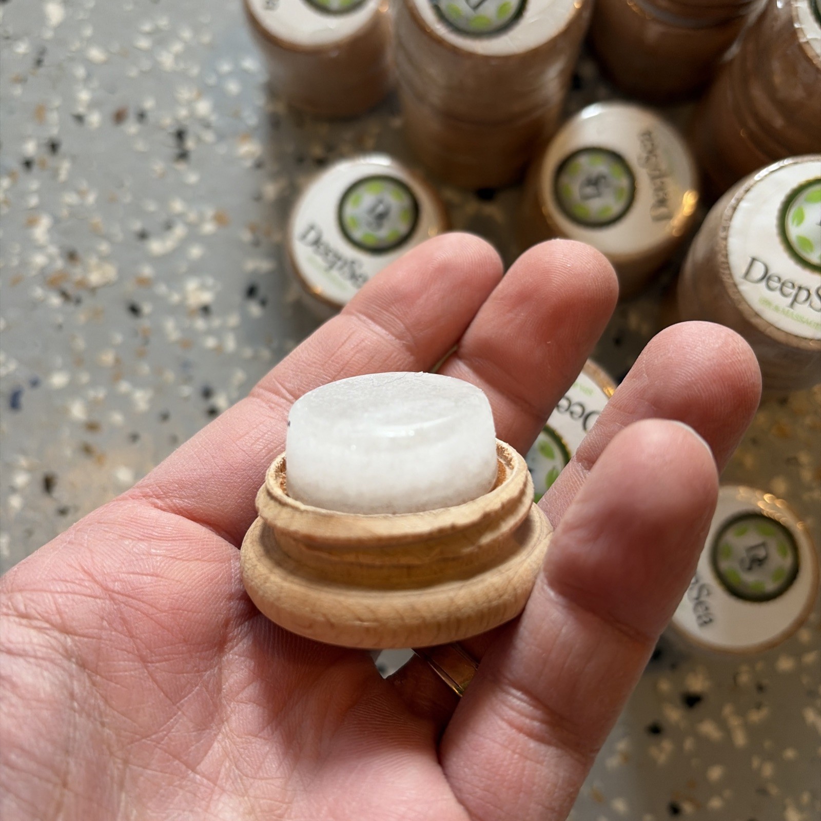 DeepSea Menthol Stone & Balm (1 Pz)– Instant Relief, 100% Natural Menthol & Oils