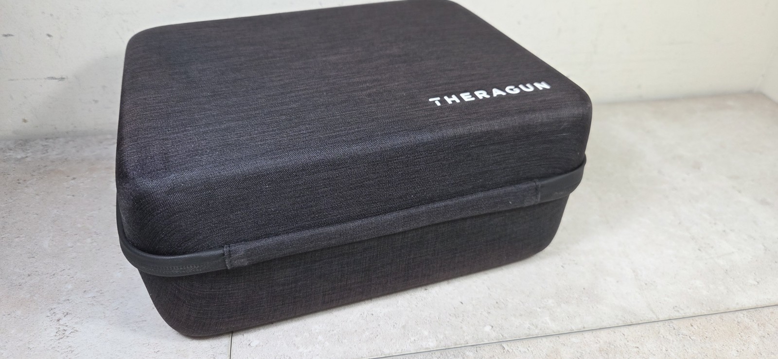 Theragun G3Pro Percussive Massaging Therapy Device w/2 Batteries , Case, Charger