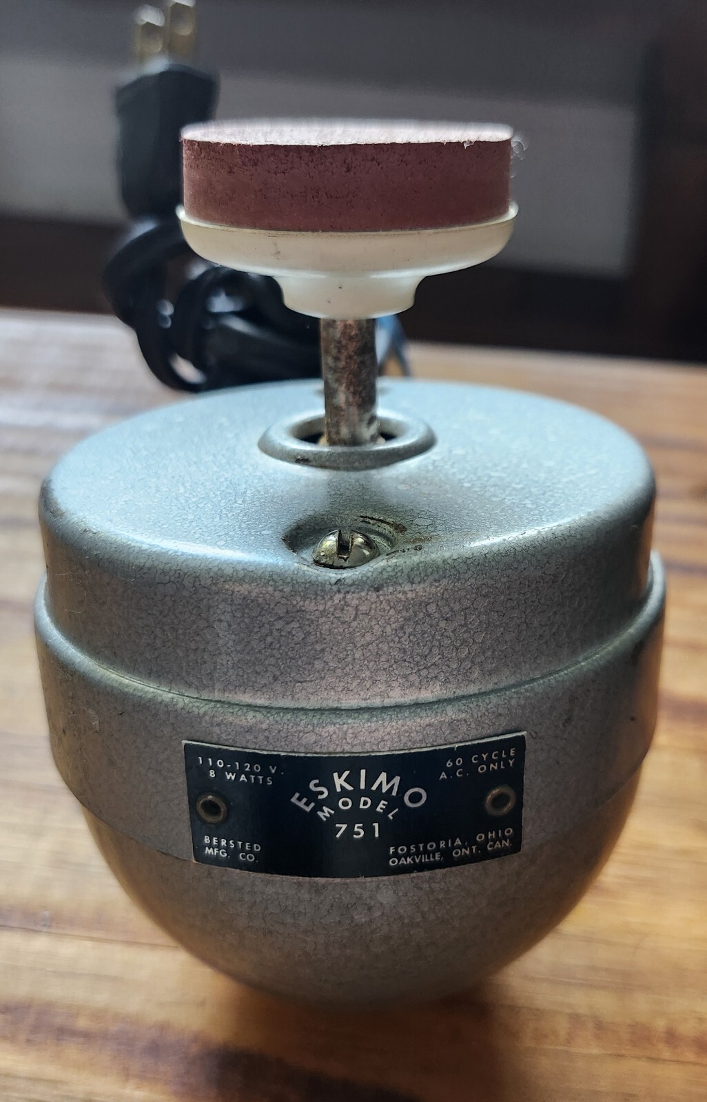 Vintage 1950’s Eskimo one speed massager vibrator Model 751 750 WORKS