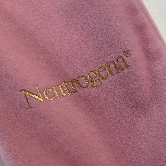 Neutrogena Jade Roller Pink Rose Quartz for Face with Soft Drawstring Travel Bag
