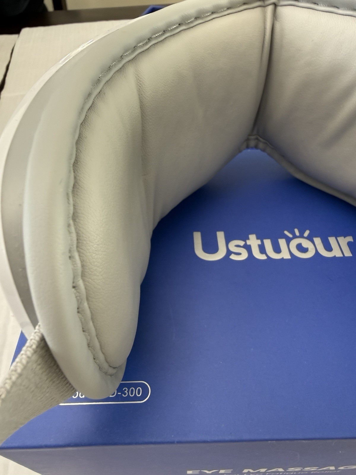 Ustuour Eye Massager UD-300 with Heat, Music, Air Compression & Vibration Mint