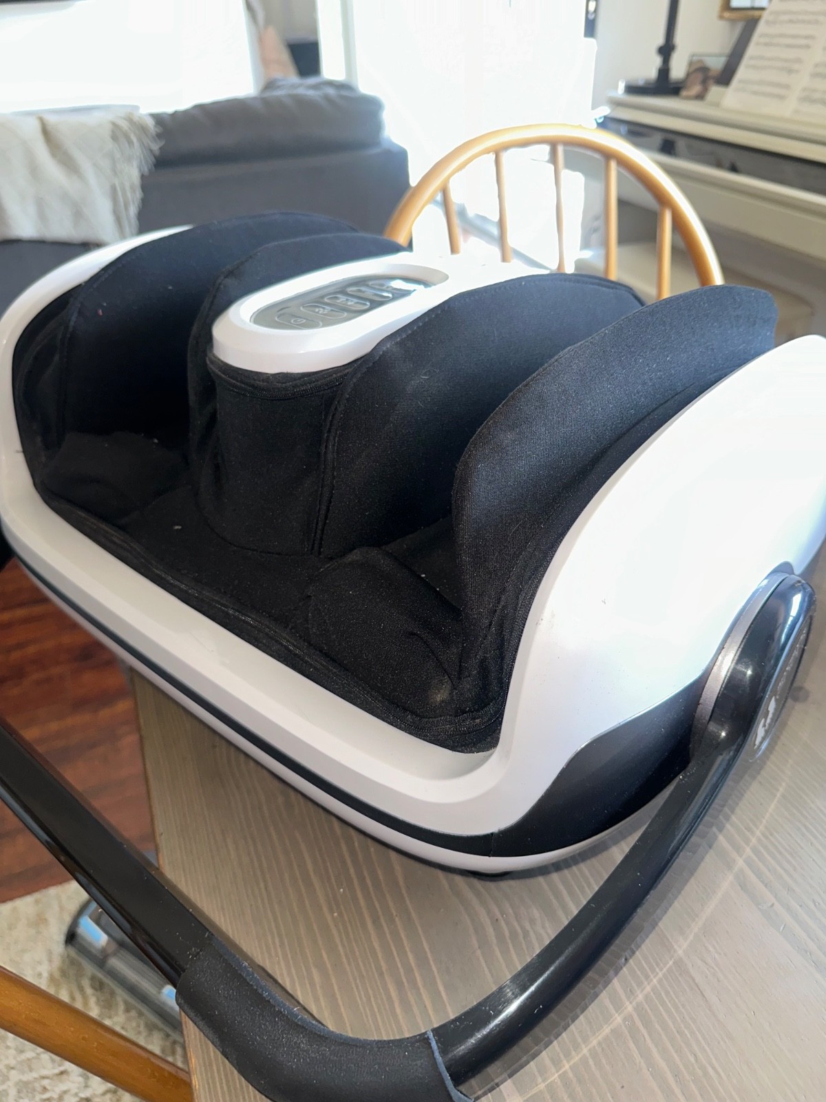 CloudMassage Foot Massage Machine (Used twice, white&black, great condition.)