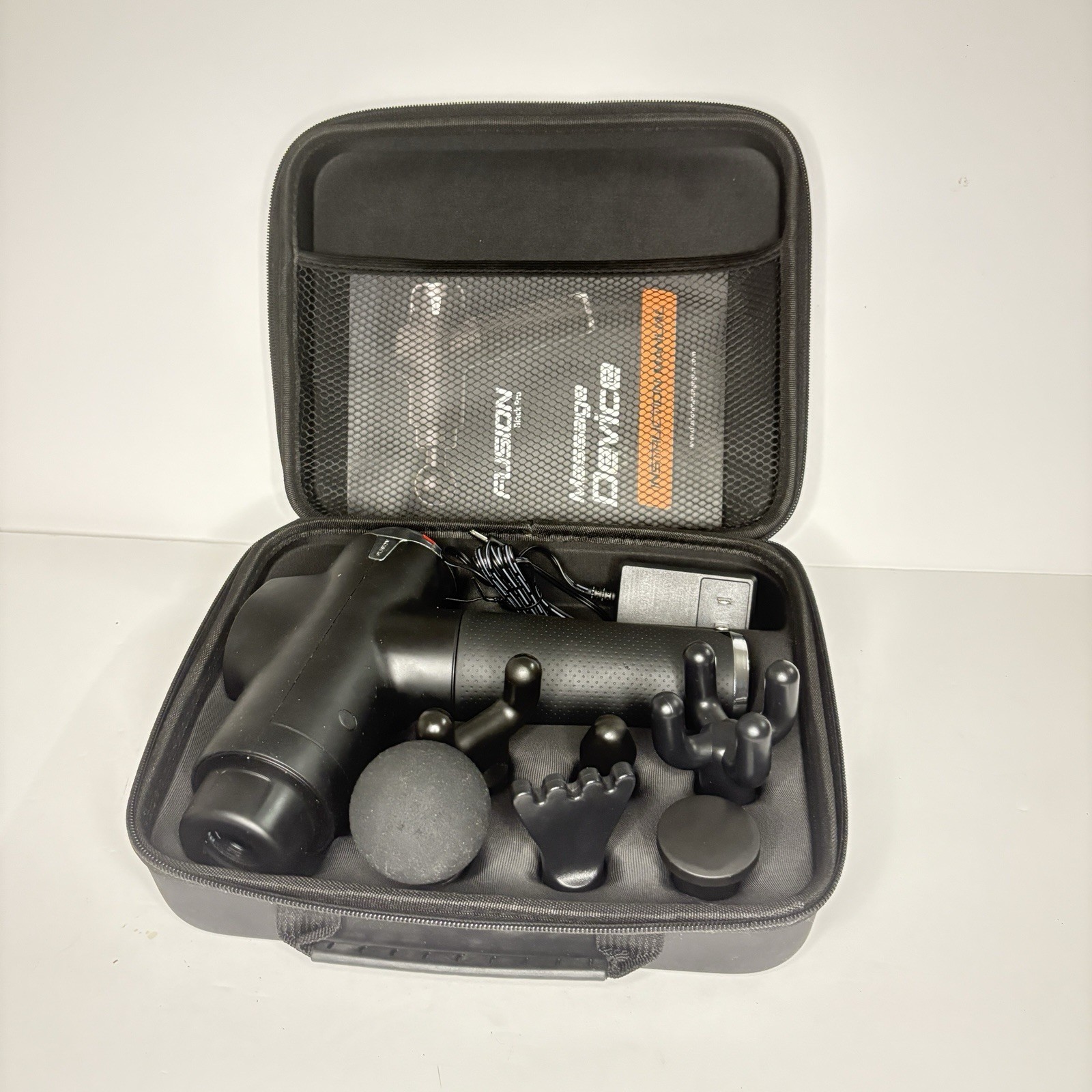 Fusion Black Pro Deep Tissue Massage Gun Excellent Condition W/Manual 2 Speeds