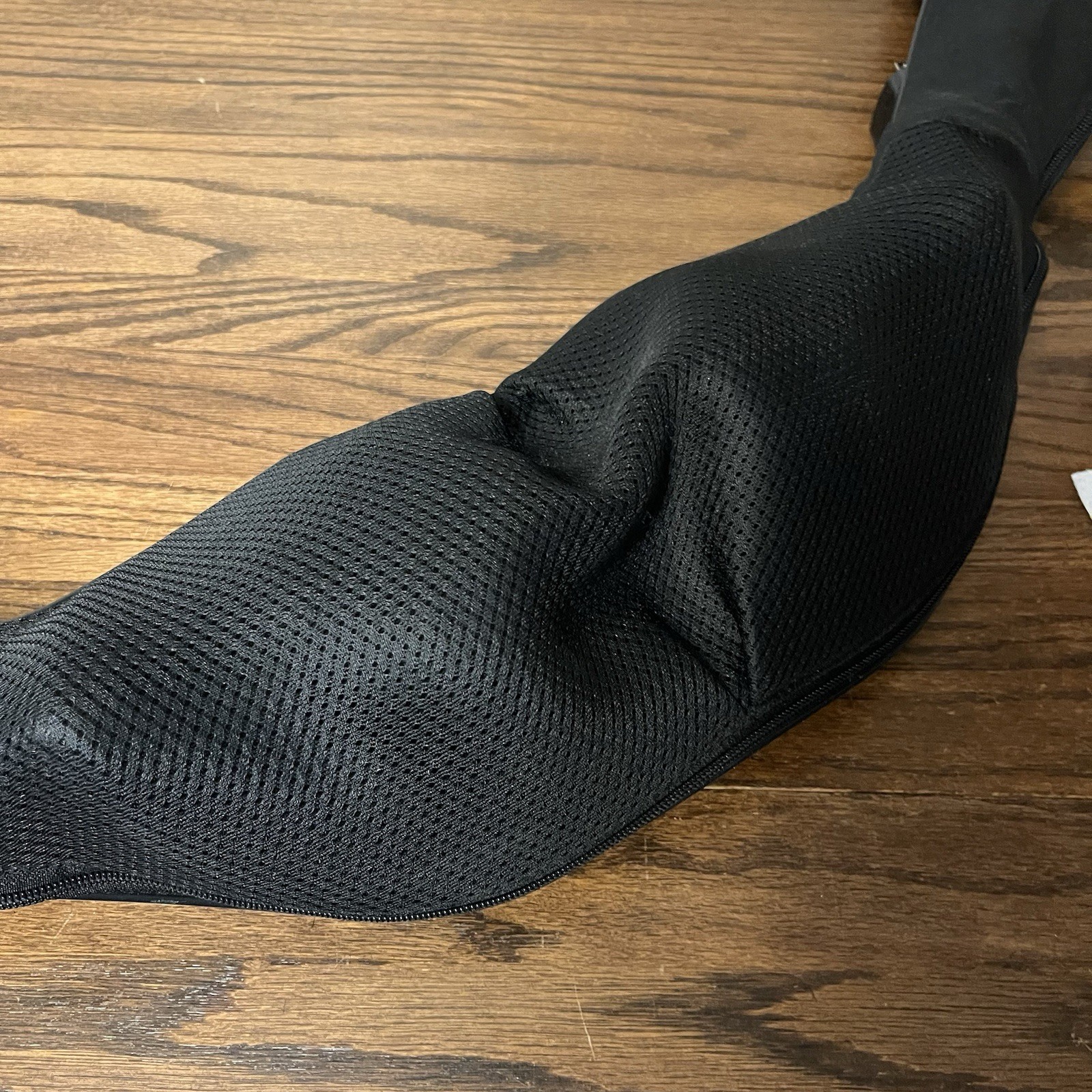 Brookstone Neck & Shoulder Massager Shiatsu & Heating Control Black Fabric