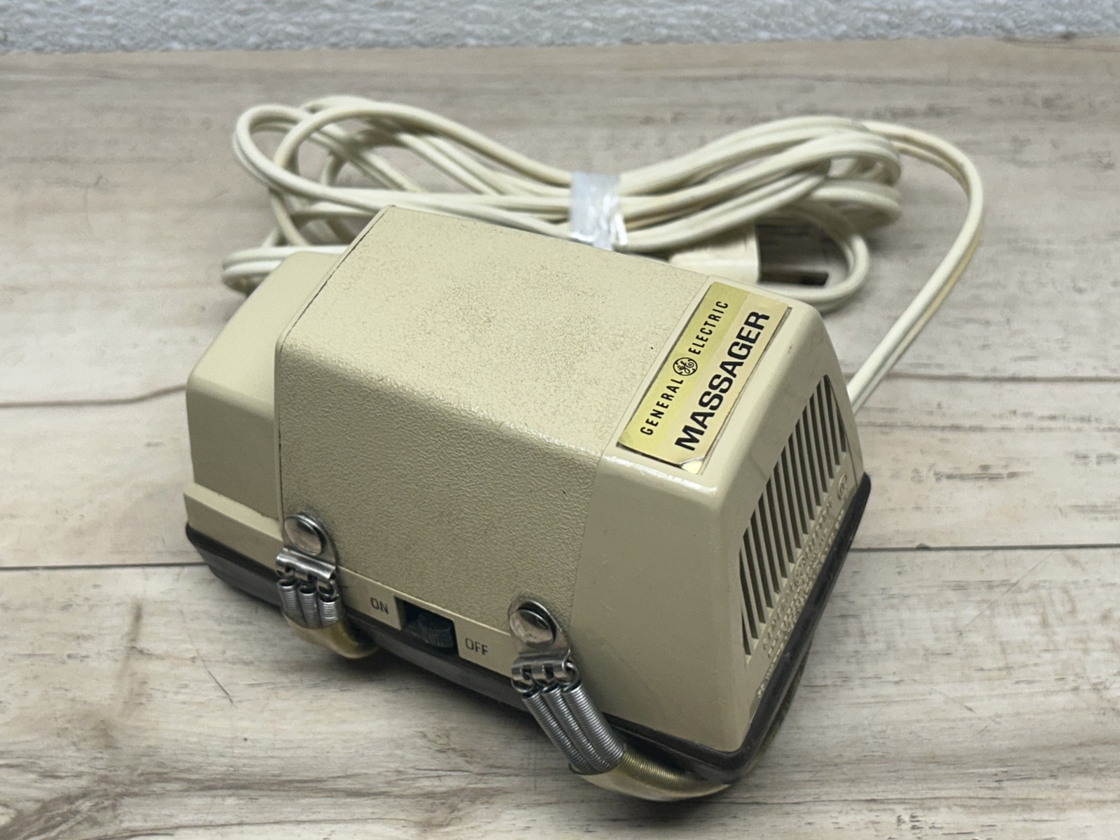 Vintage 1960s General Electric G1MR-3 Hand Held Body Vibrating Massager