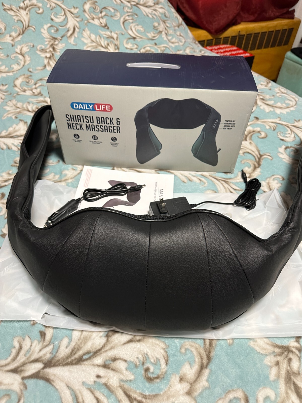 DAILY LIFE SHIATSU BACK & NECK MASSAGER WITH HEAT / DEEP KNEADING / ZC-3002