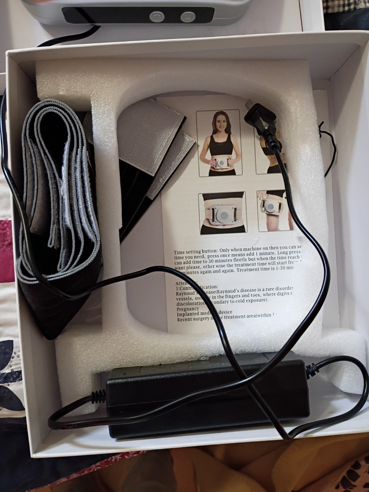 Coolsculping device with belt to reduce fat plus gel towels