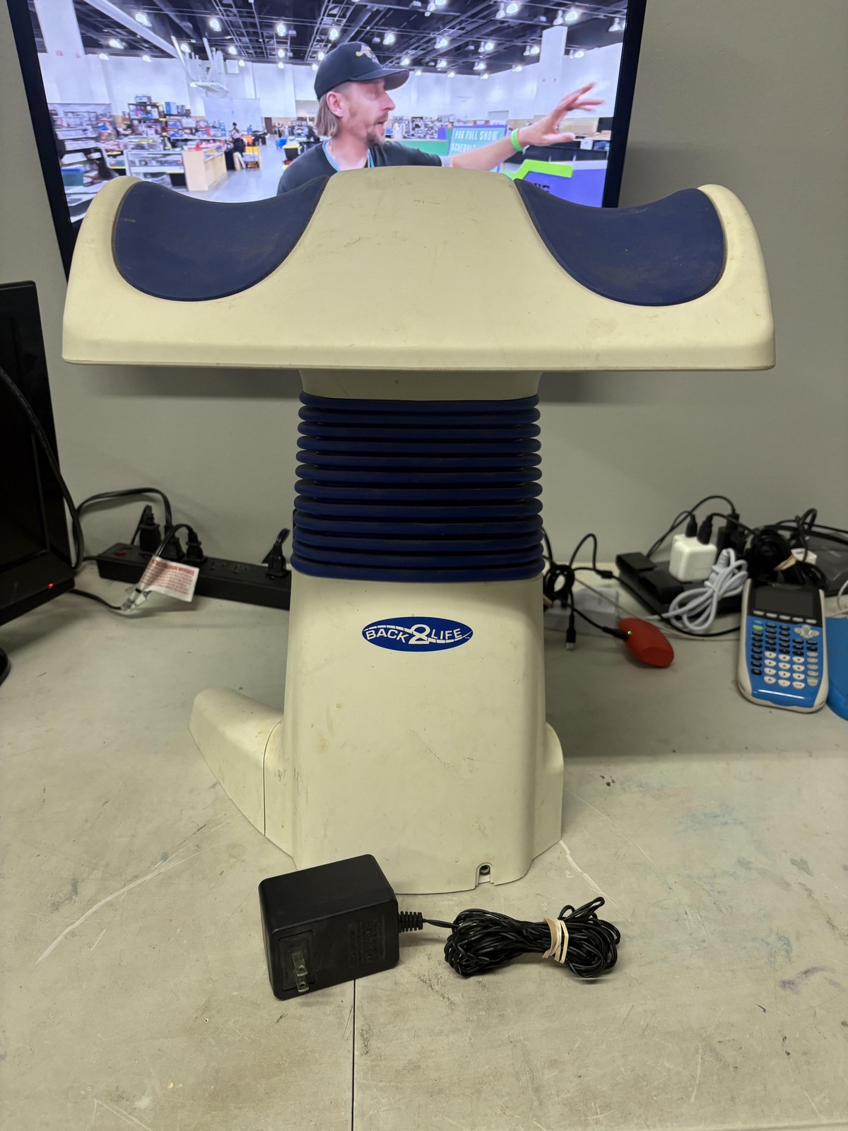 Back2Life Chi Machine Continuous Motion Back Massager MISSING ONE LEG