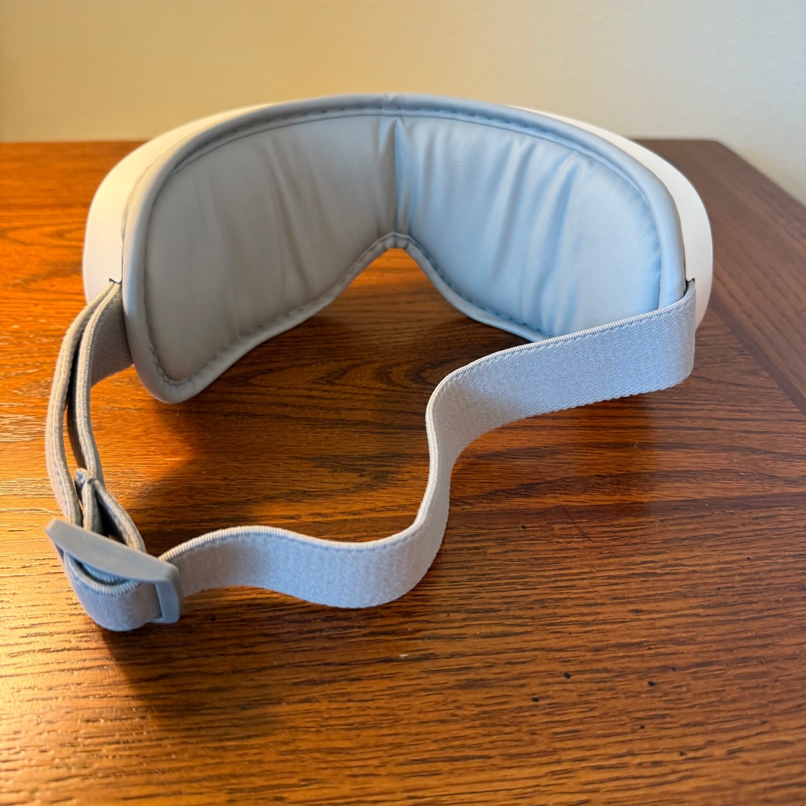 Smart Eye Massager – Heat, Vibration, Music, Acupressure, Foldable – New in Box