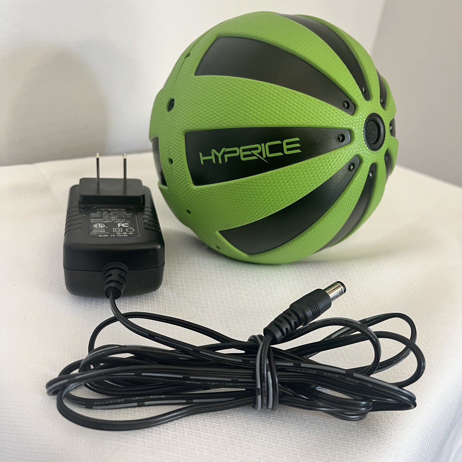 Hyperice Rechargeable Vibrating Massage Ball 3 settings- RARE SIZE! 5” – WORKS!