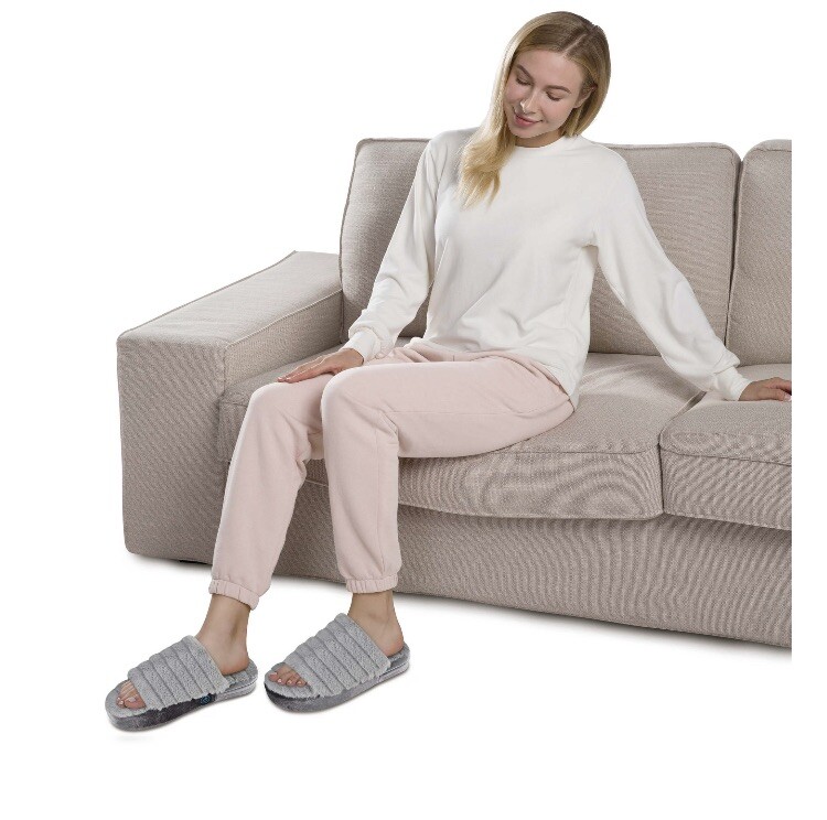 health touch foot massager slippers Size S 6-8 Gray