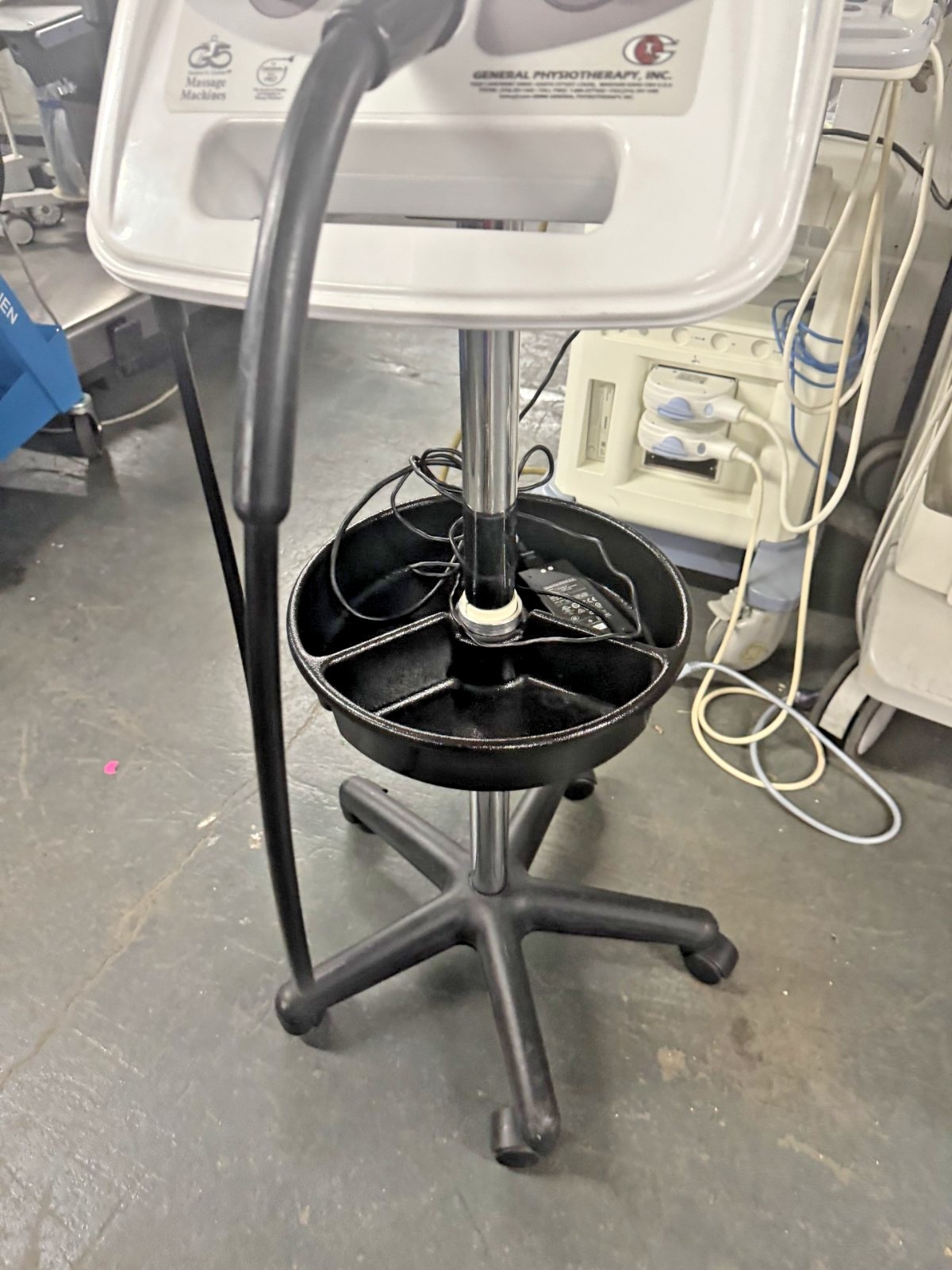 G5 Vibramatic Therapy Massager With Cart And All Massage Wands