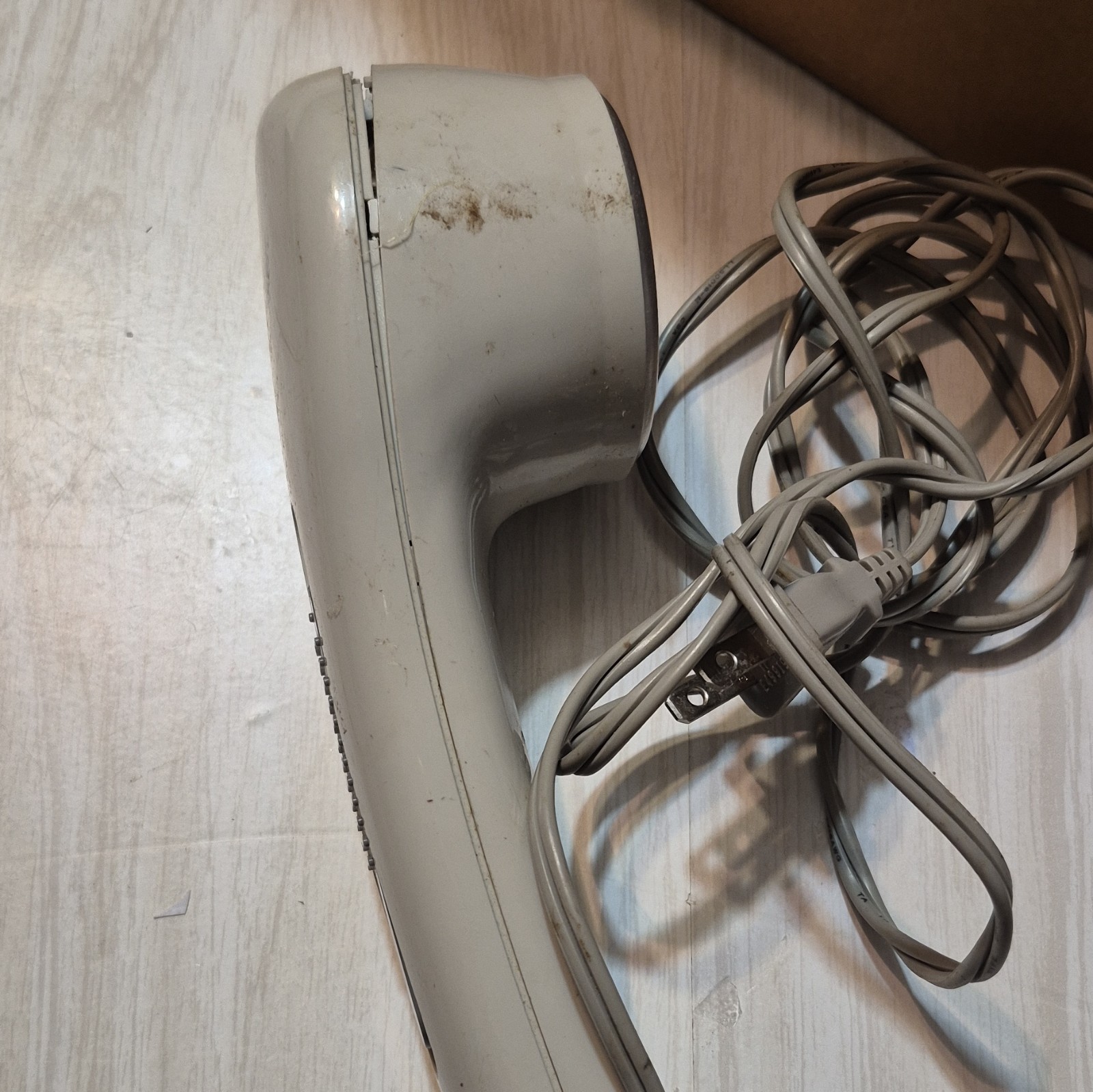 HoMedics Heat Wave HM-10 Heated Multispeed Corded Hand Massager White/Gray