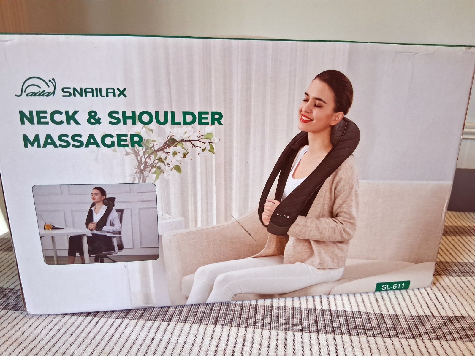 Snailax Shiatsu Neck Massager, 3D Deep Kneading Shoulder Massager with Heat