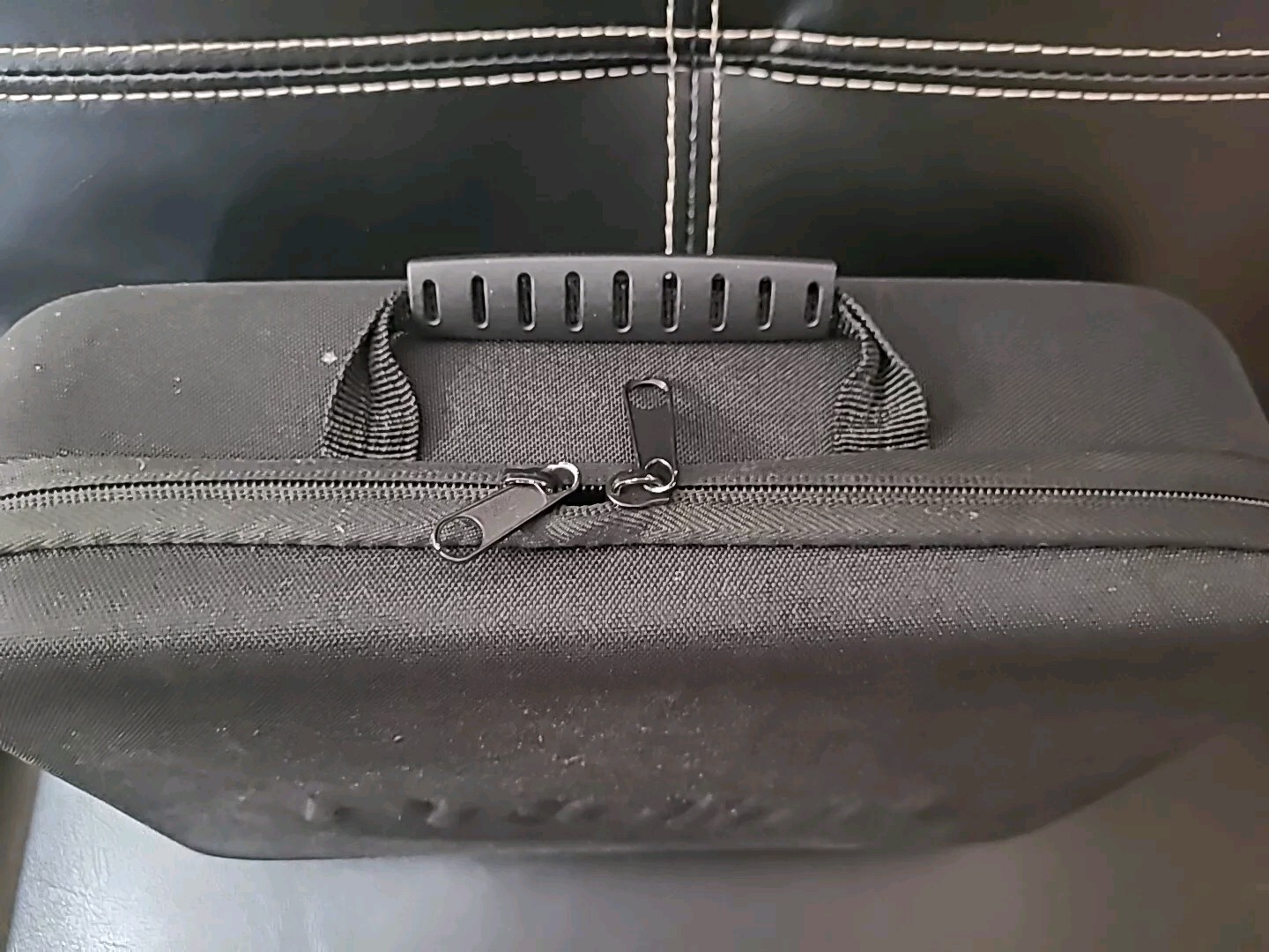 PROFIT Percussion Muscle Massager 6 Speeds 4 Heads With Carrying Case