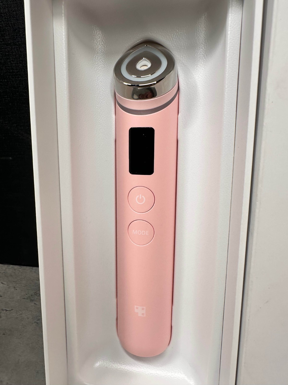 Medicube AGE-R Booster Pro Light Pink At-Home Spa Treatment Glow Beauty Massager