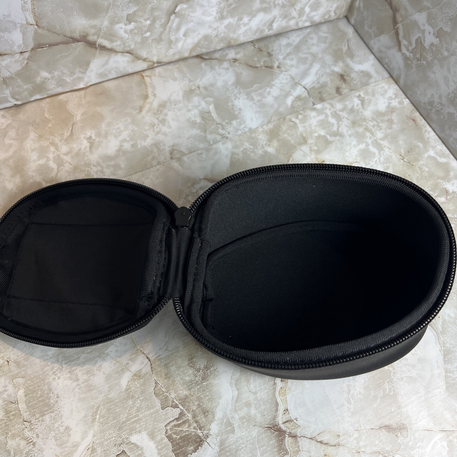 Therabody Smart Goggles Gray Gen 1 With Carrying Case Charging Cable Working