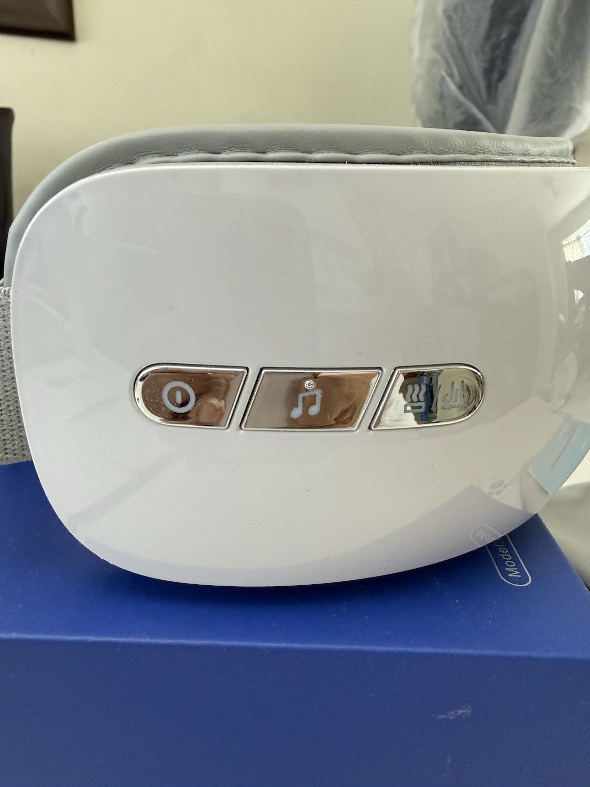 Ustuour Eye Massager UD-300 with Heat, Music, Air Compression & Vibration Mint