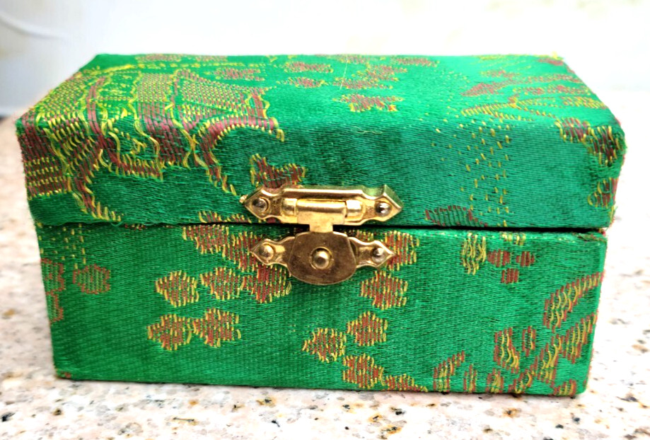 Chinese BOADING BALLS Hand Massage Stress Relief in Green Box