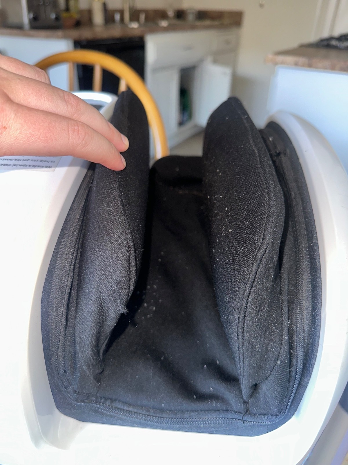 CloudMassage Foot Massage Machine (Used twice, white&black, great condition.)