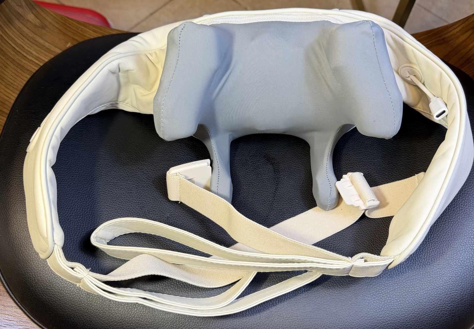 HEALTHMATE Kneading Shoulder and Neck Massager for Pain Relief Pre-owned