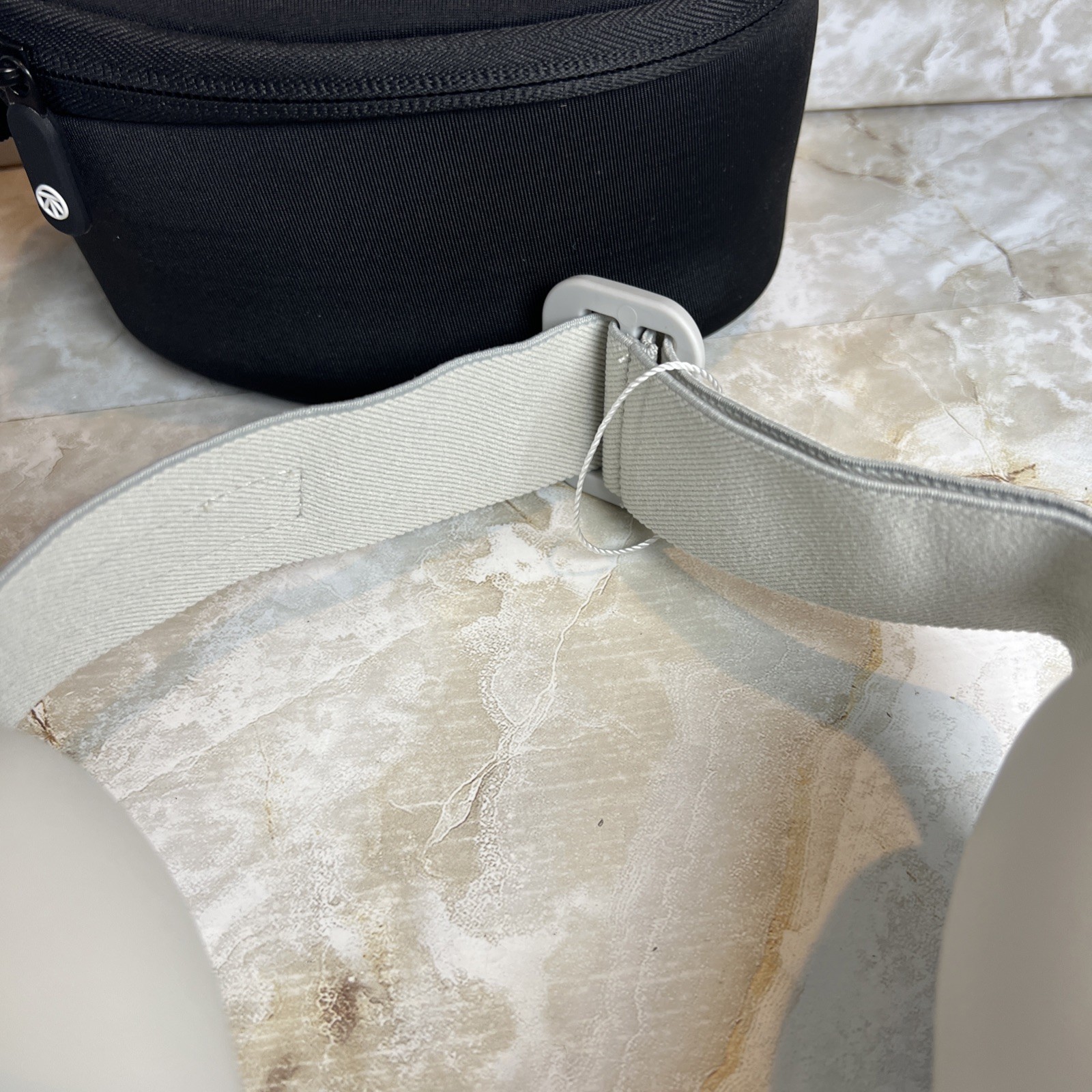 Therabody Smart Goggles Gray Gen 1 With Carrying Case Charging Cable Working