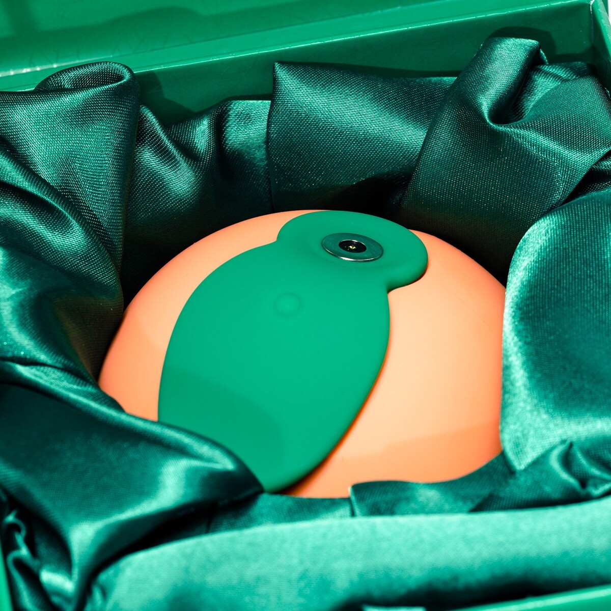 Peach Buzz by Bedroom Kandi waterproof vibrating massager
